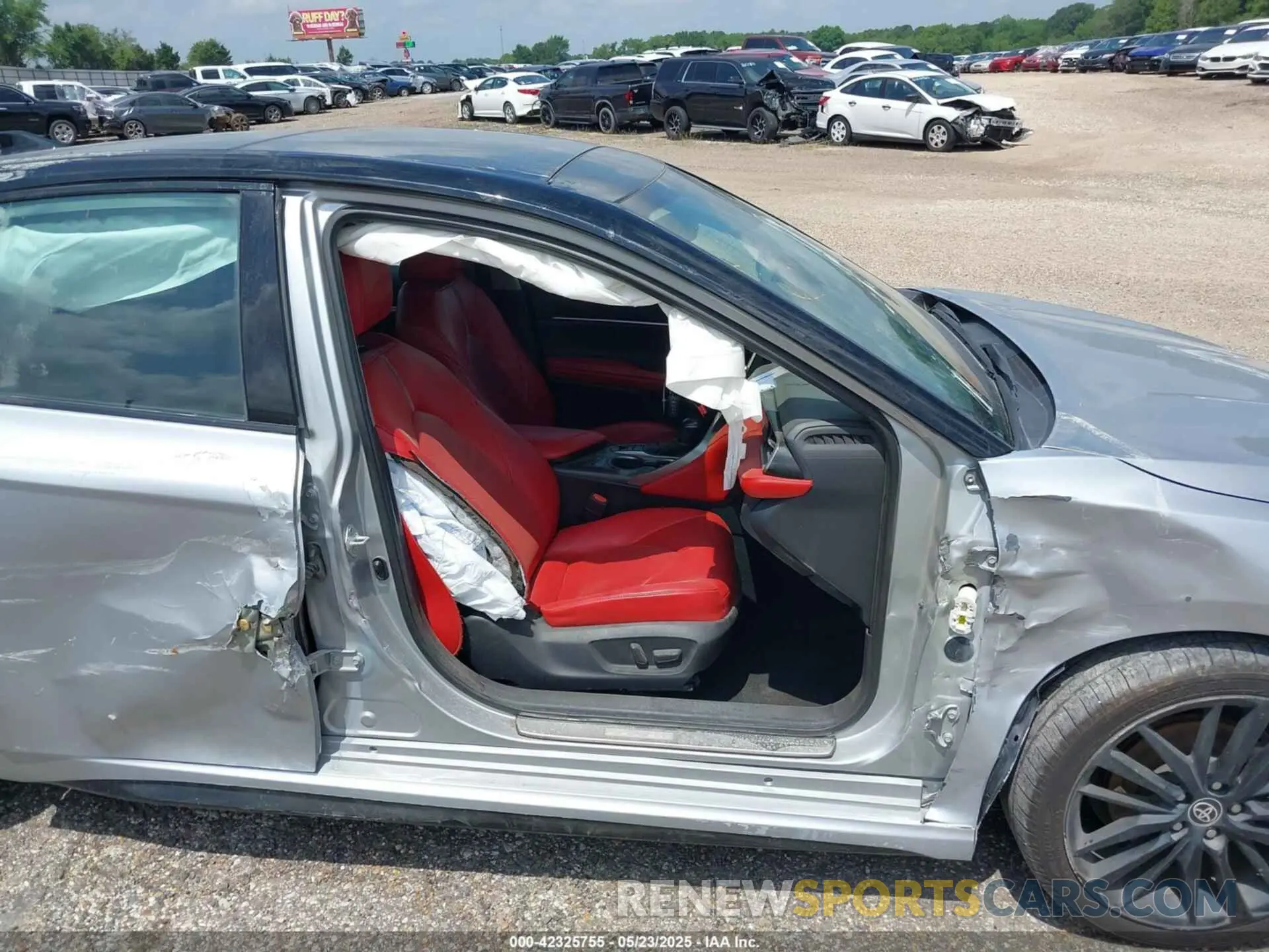 12 Photograph of a damaged car 4T1K61AK0NU062314 TOYOTA CAMRY 2022