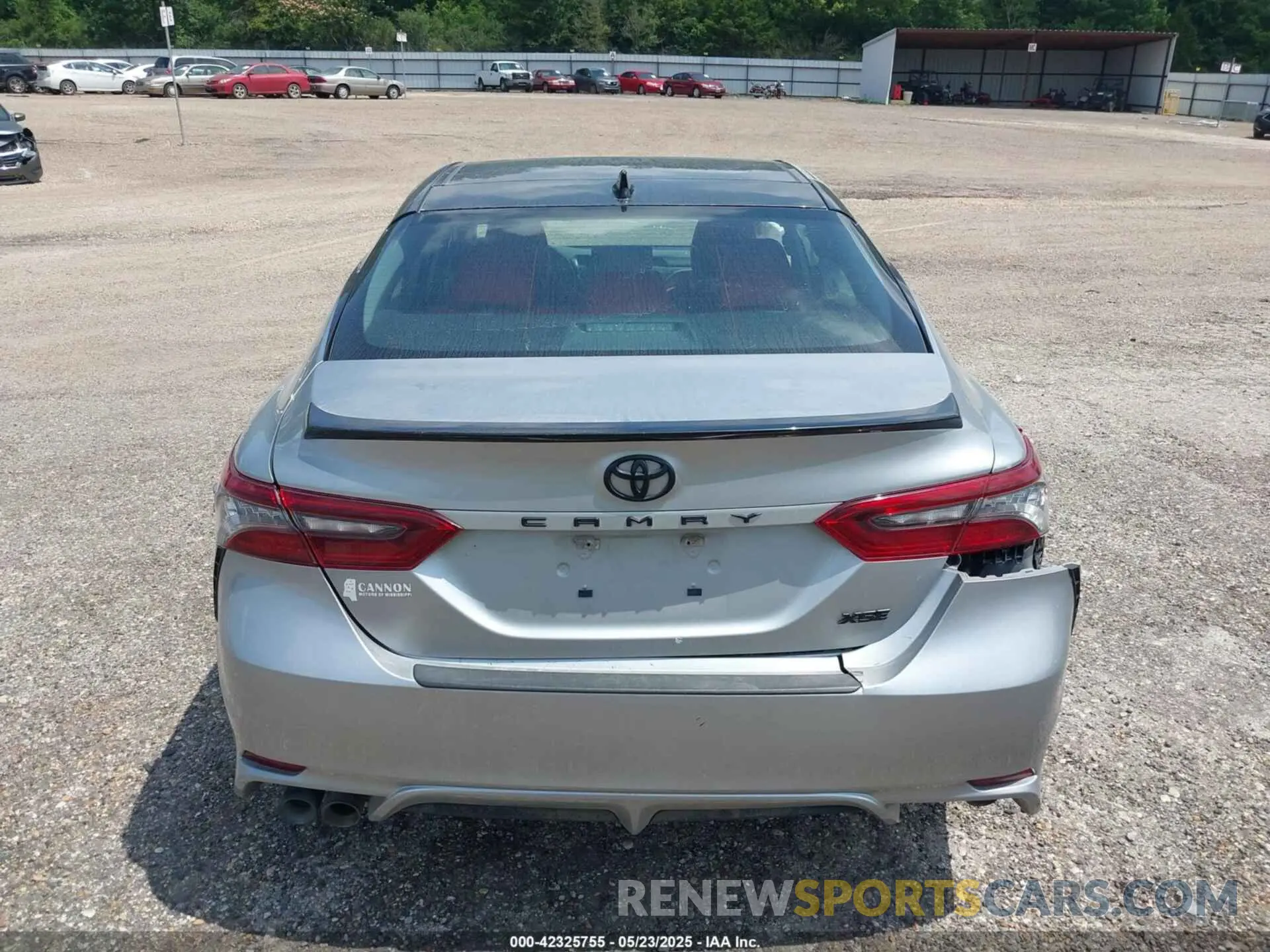 17 Photograph of a damaged car 4T1K61AK0NU062314 TOYOTA CAMRY 2022