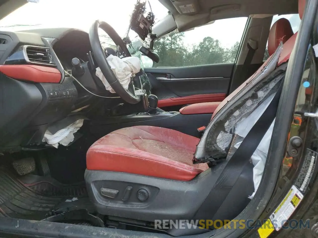 7 Photograph of a damaged car 4T1K61AK0NU063169 TOYOTA CAMRY 2022