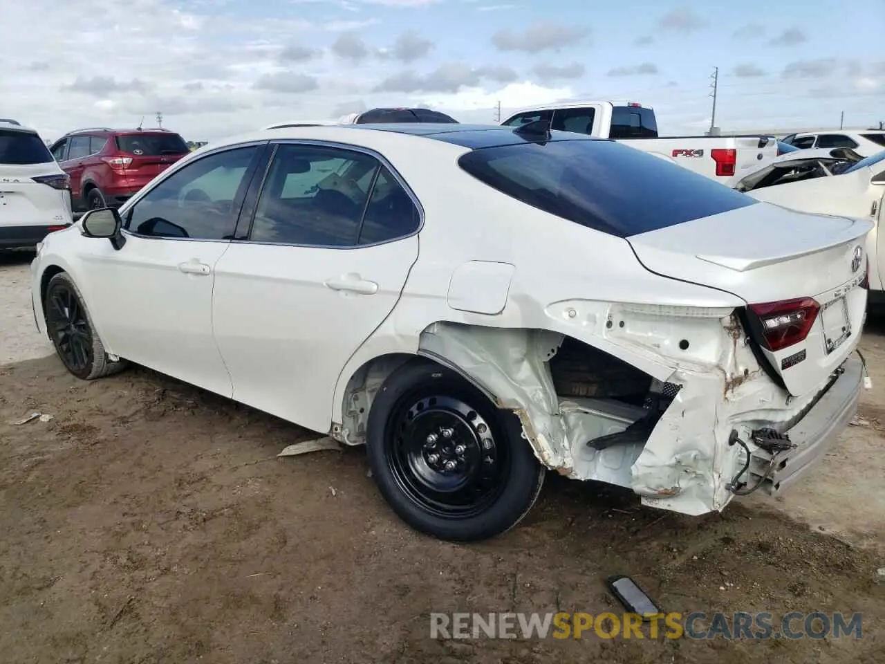 2 Photograph of a damaged car 4T1K61AK0NU073216 TOYOTA CAMRY 2022