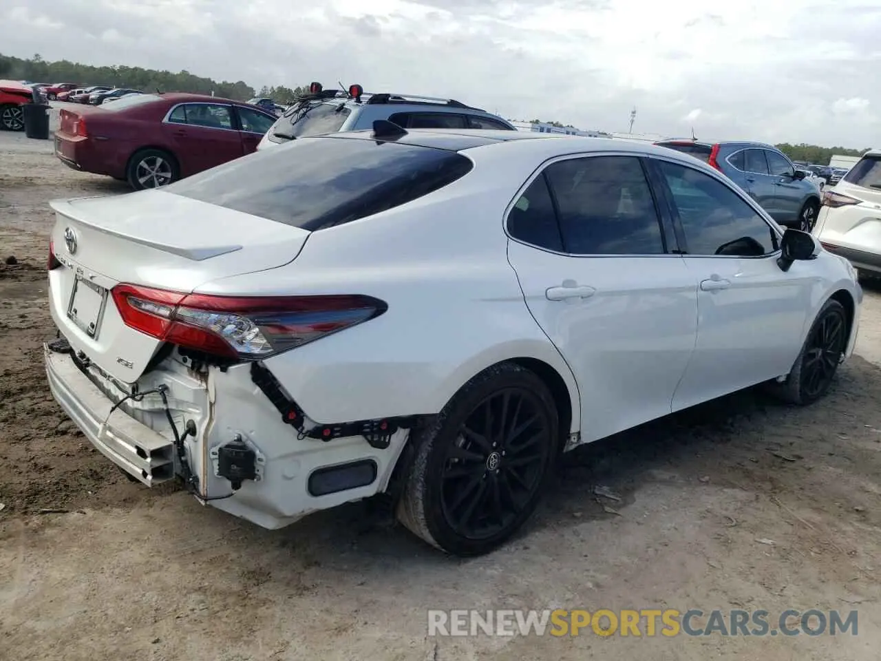 3 Photograph of a damaged car 4T1K61AK0NU073216 TOYOTA CAMRY 2022