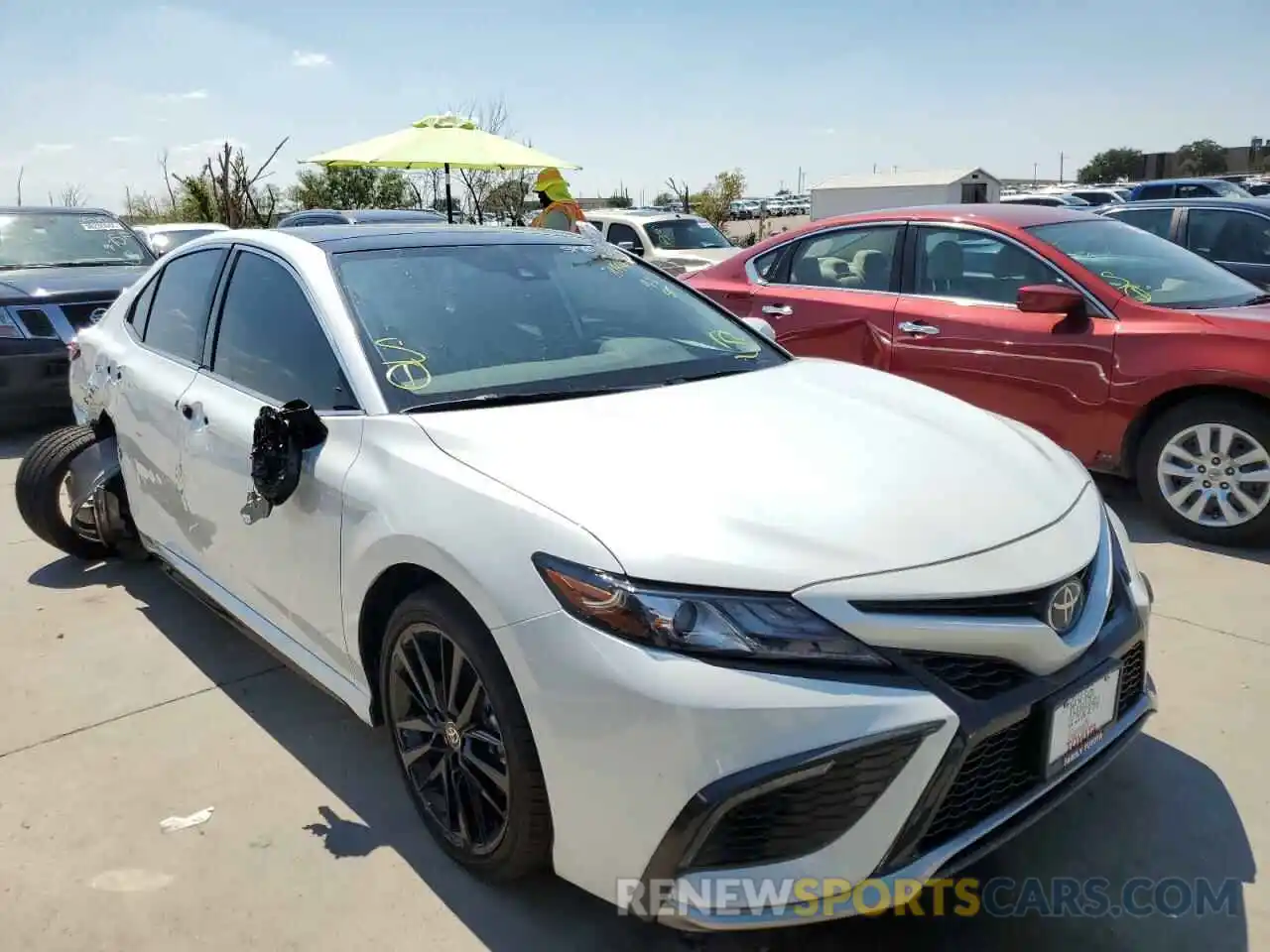 1 Photograph of a damaged car 4T1K61AK0NU711934 TOYOTA CAMRY 2022