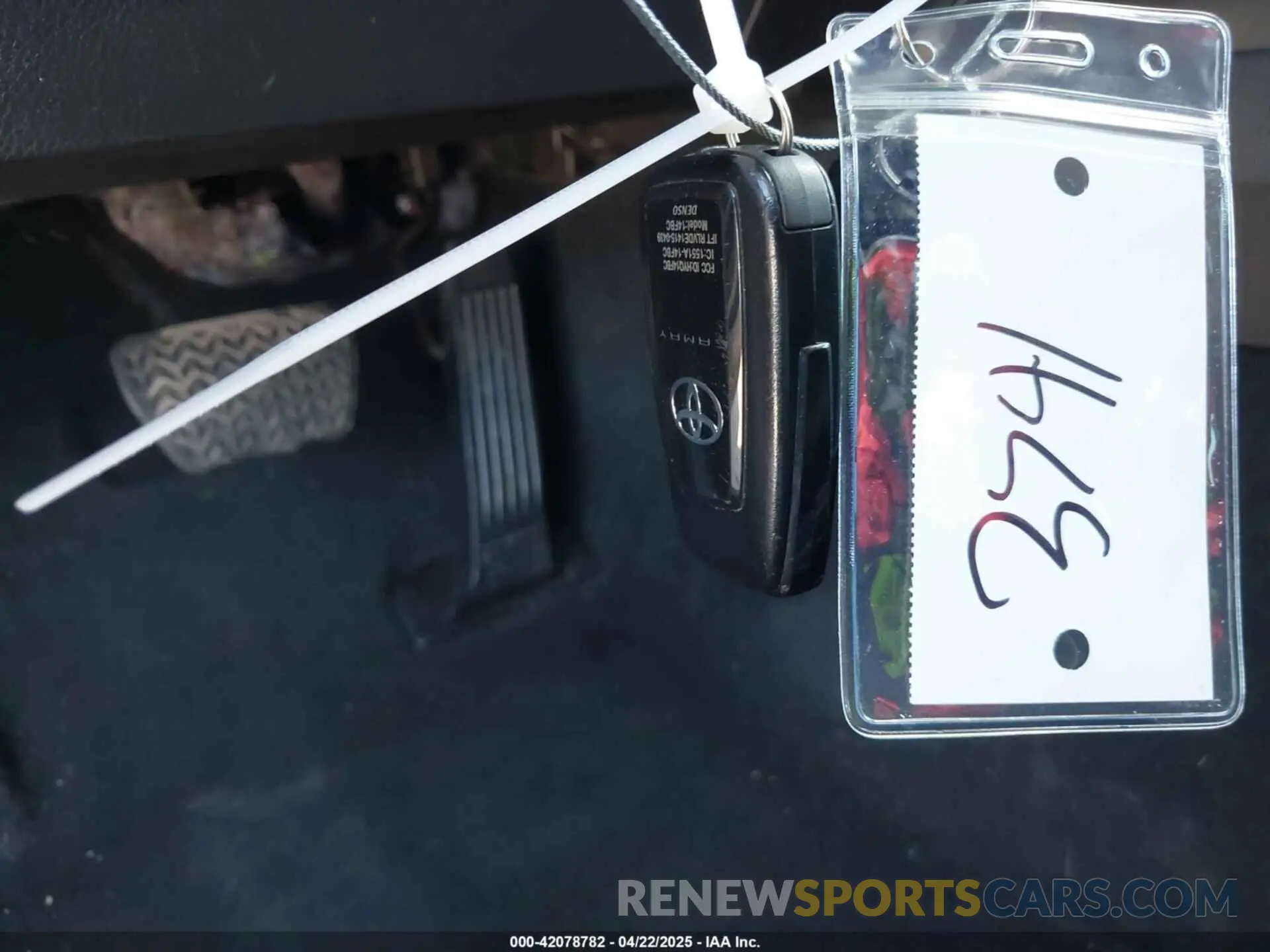 11 Photograph of a damaged car 4T1K61AK1NU006141 TOYOTA CAMRY 2022
