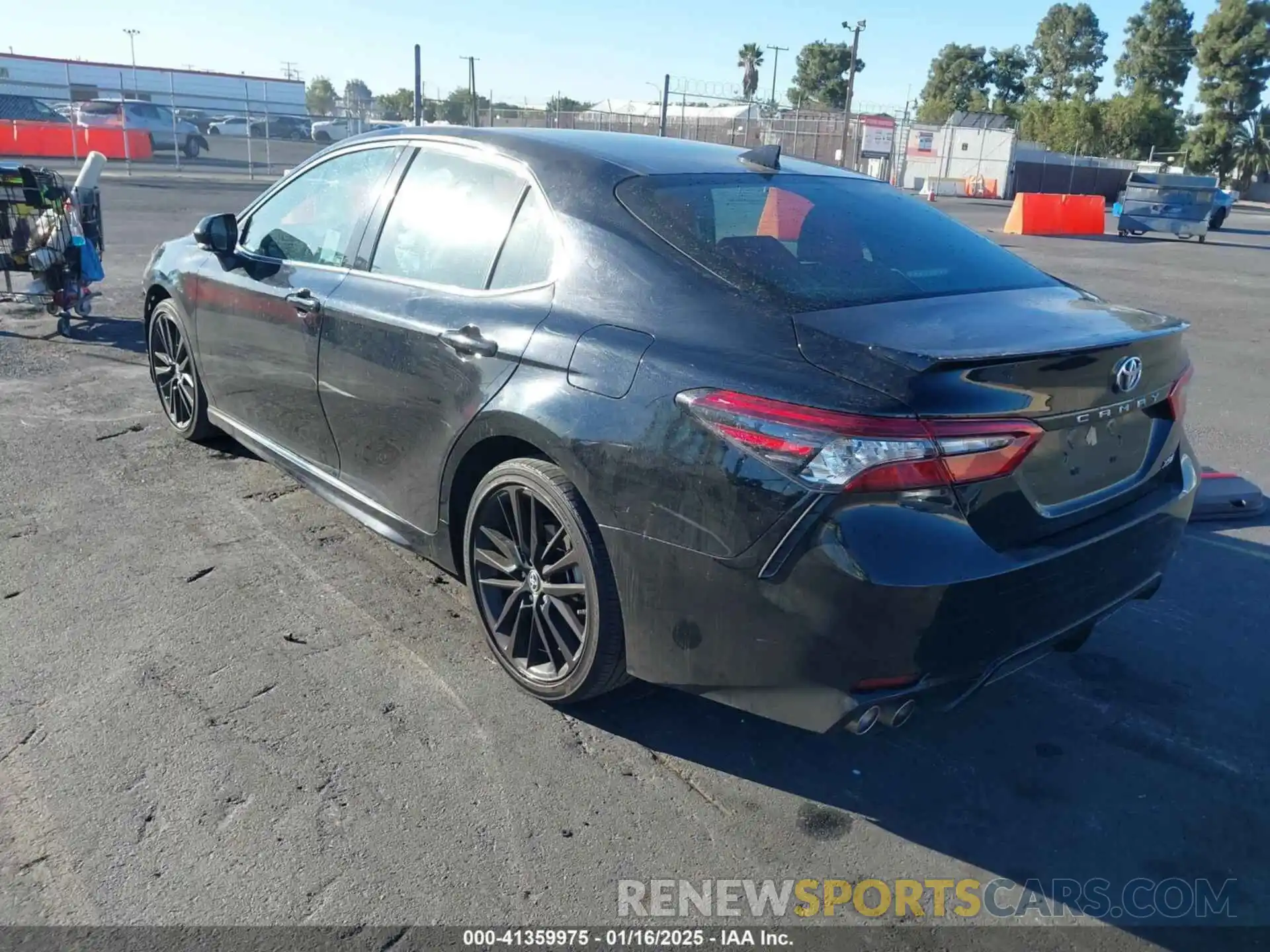 3 Photograph of a damaged car 4T1K61AK1NU009377 TOYOTA CAMRY 2022