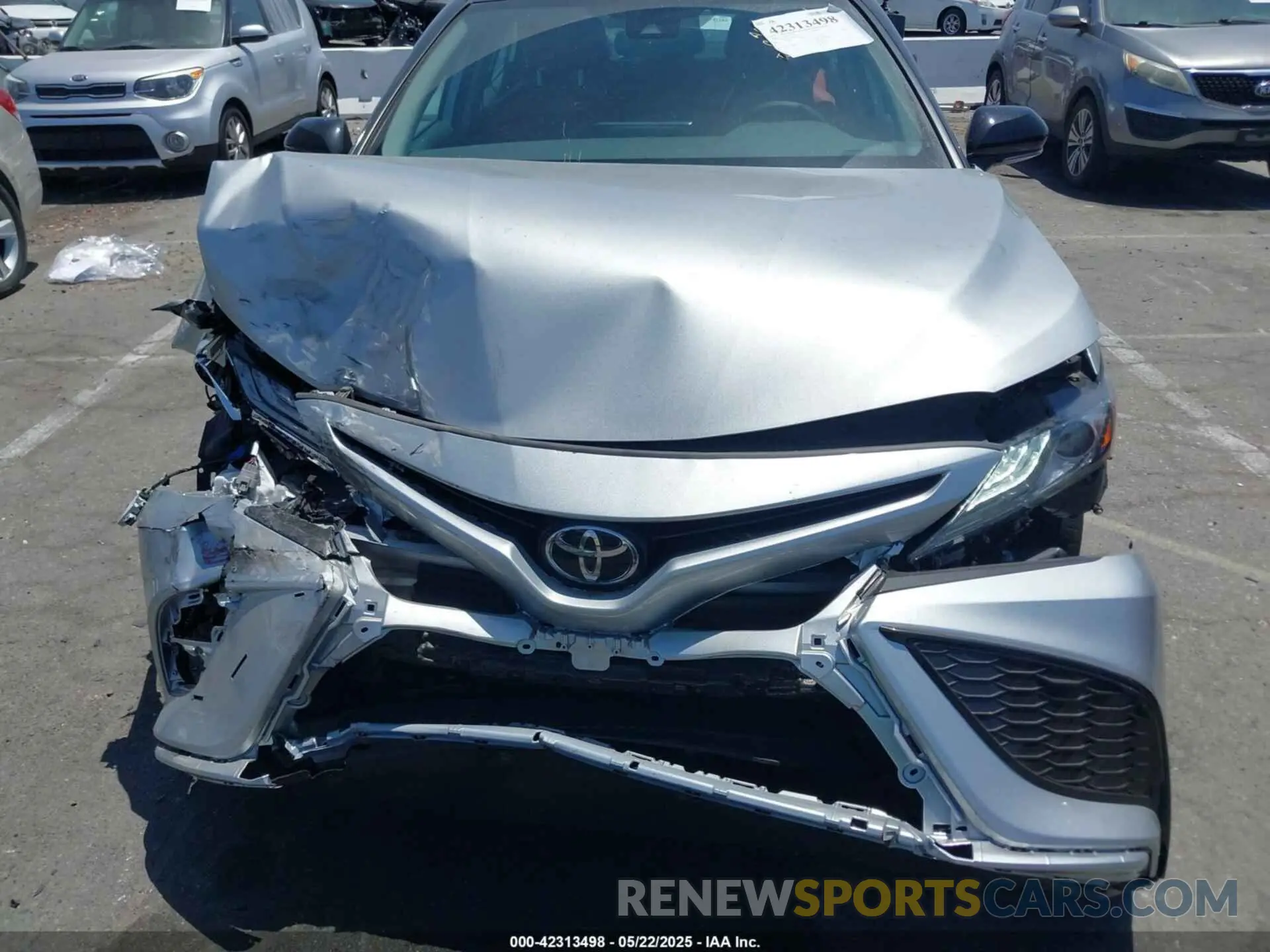 10 Photograph of a damaged car 4T1K61AK1NU009654 TOYOTA CAMRY 2022