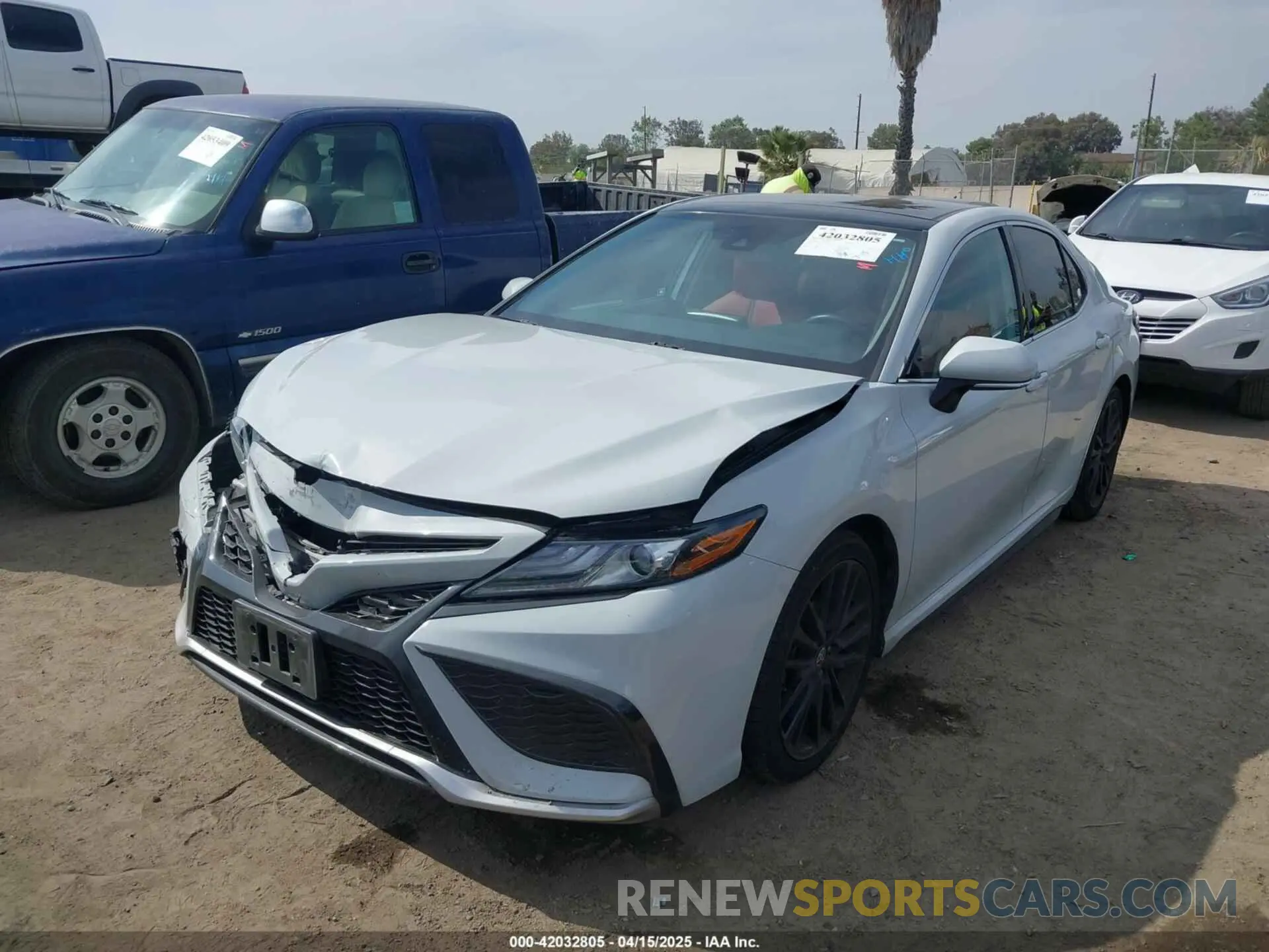2 Photograph of a damaged car 4T1K61AK1NU011131 TOYOTA CAMRY 2022