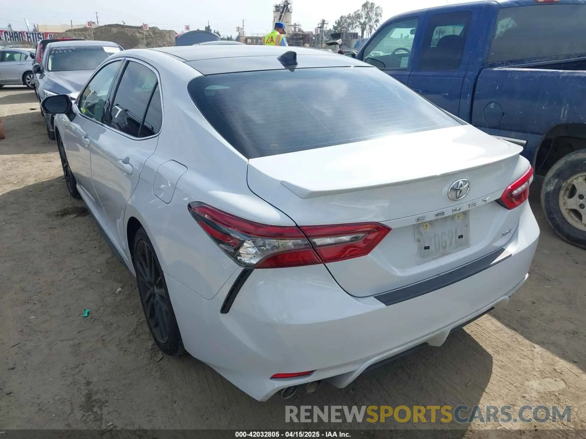 3 Photograph of a damaged car 4T1K61AK1NU011131 TOYOTA CAMRY 2022
