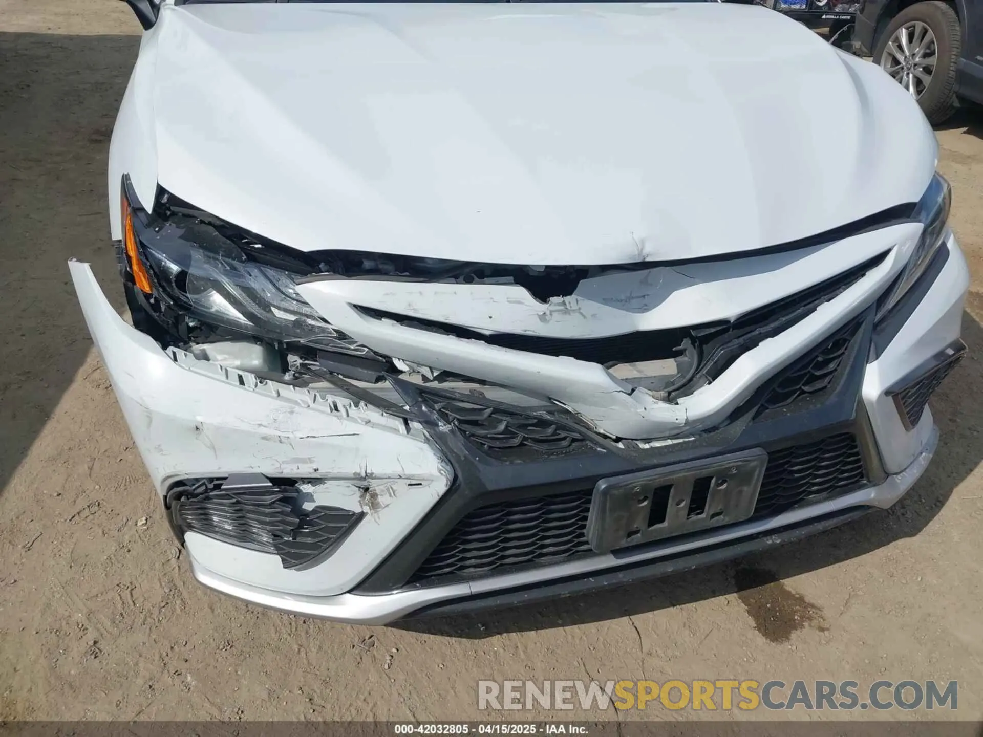 6 Photograph of a damaged car 4T1K61AK1NU011131 TOYOTA CAMRY 2022