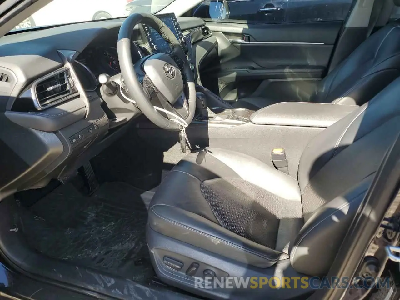 7 Photograph of a damaged car 4T1K61AK1NU021383 TOYOTA CAMRY 2022