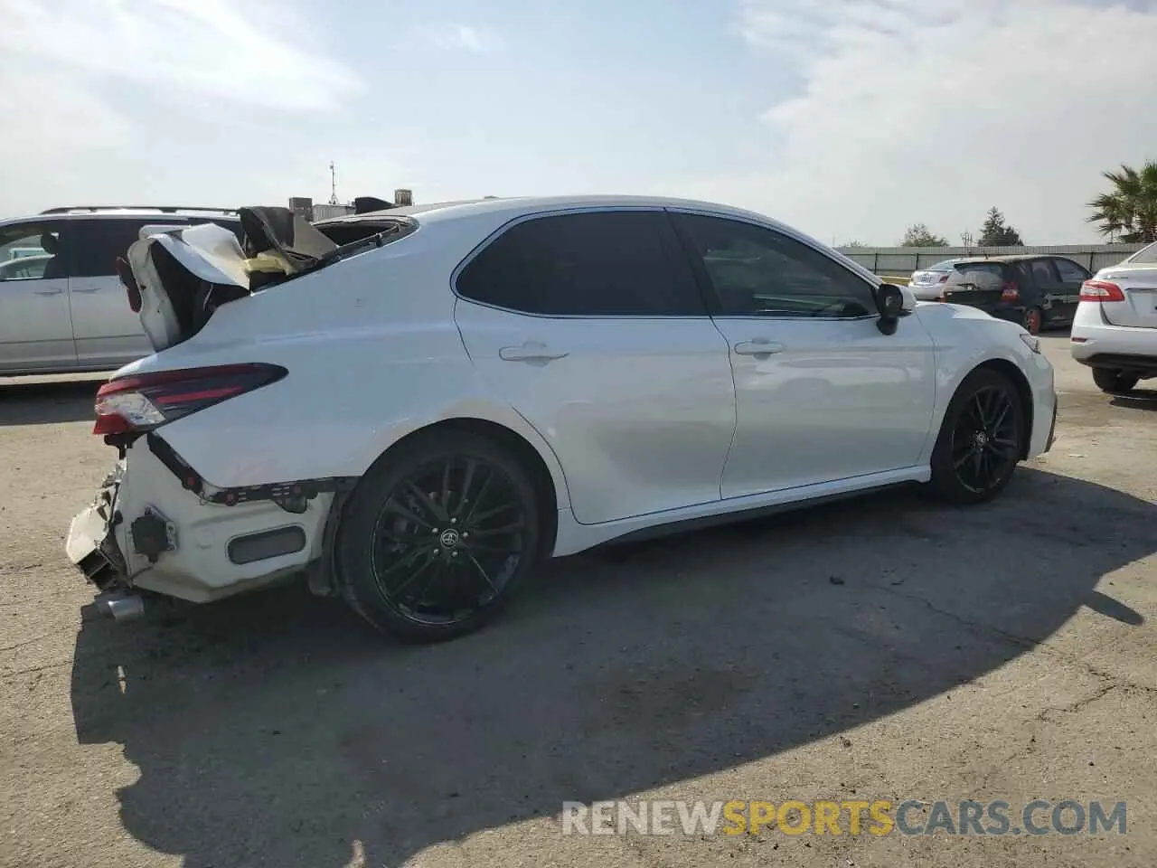 3 Photograph of a damaged car 4T1K61AK1NU023215 TOYOTA CAMRY 2022