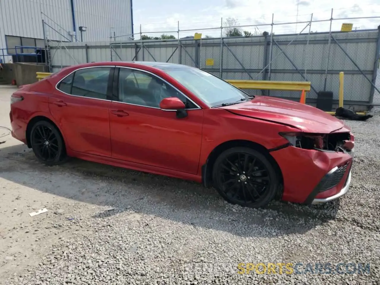 4 Photograph of a damaged car 4T1K61AK1NU023439 TOYOTA CAMRY 2022