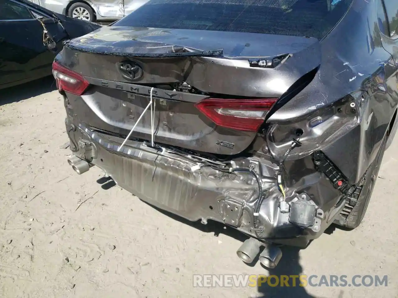 9 Photograph of a damaged car 4T1K61AK1NU025644 TOYOTA CAMRY 2022