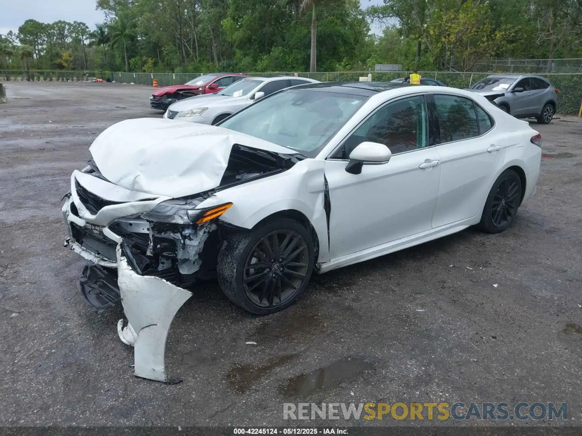2 Photograph of a damaged car 4T1K61AK1NU032335 TOYOTA CAMRY 2022