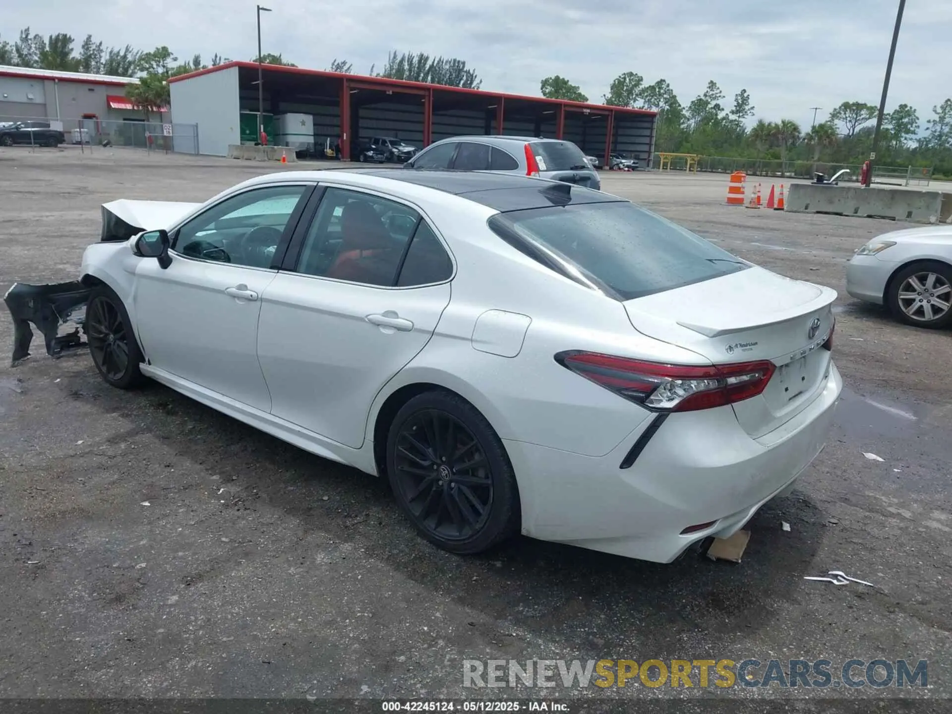 3 Photograph of a damaged car 4T1K61AK1NU032335 TOYOTA CAMRY 2022