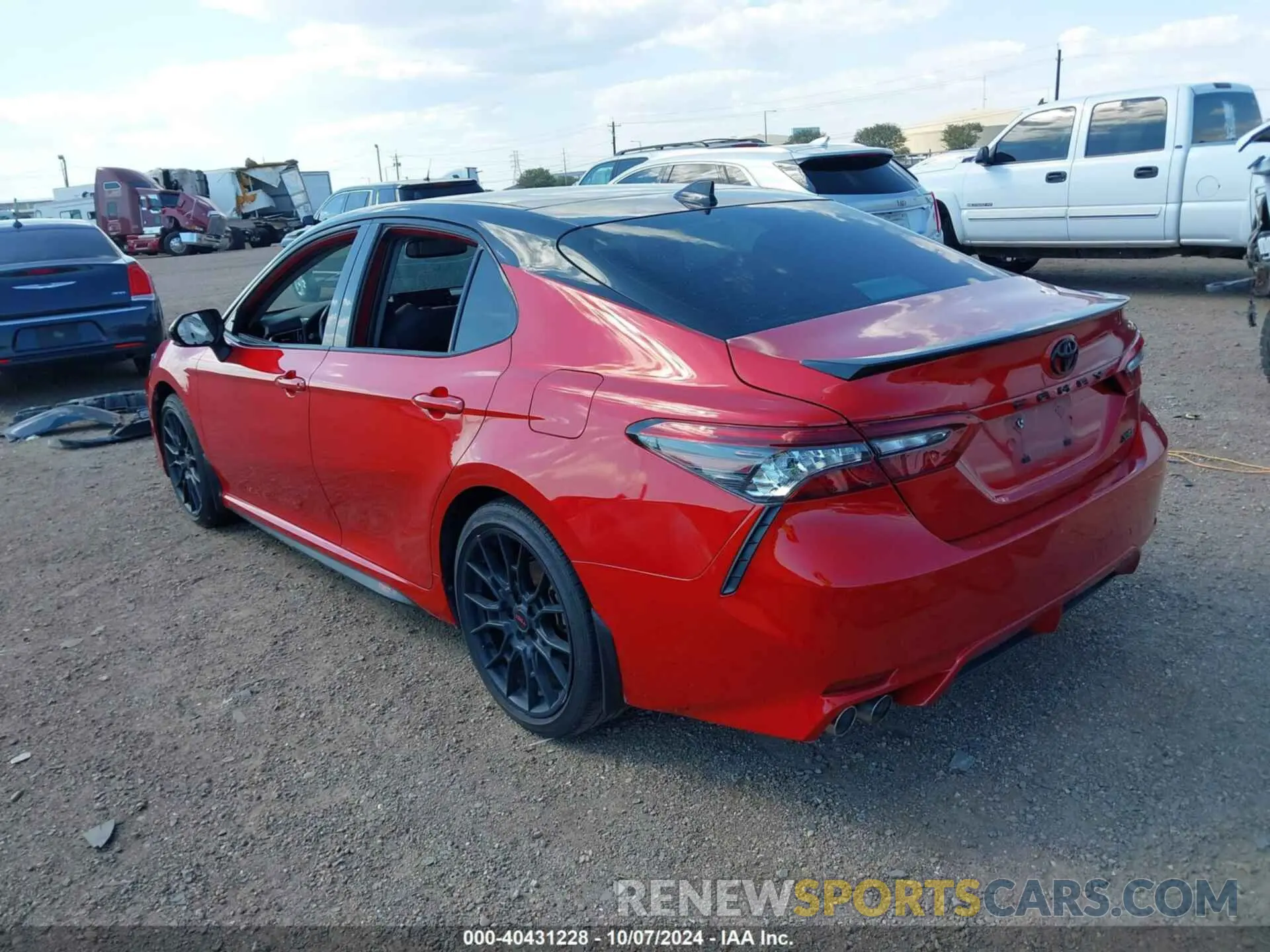 3 Photograph of a damaged car 4T1K61AK1NU068901 TOYOTA CAMRY 2022