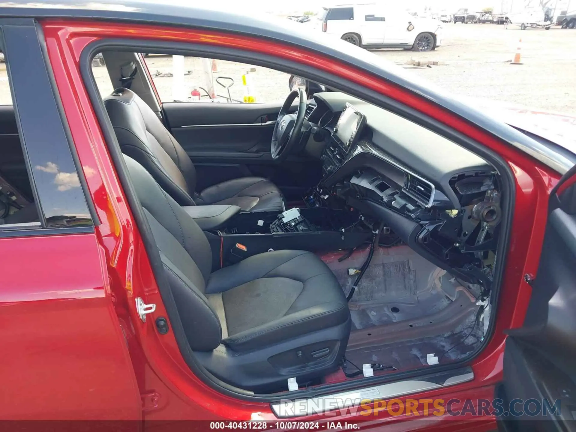 5 Photograph of a damaged car 4T1K61AK1NU068901 TOYOTA CAMRY 2022