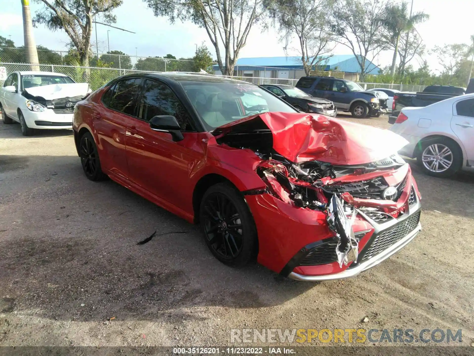 1 Photograph of a damaged car 4T1K61AK1NU075122 TOYOTA CAMRY 2022