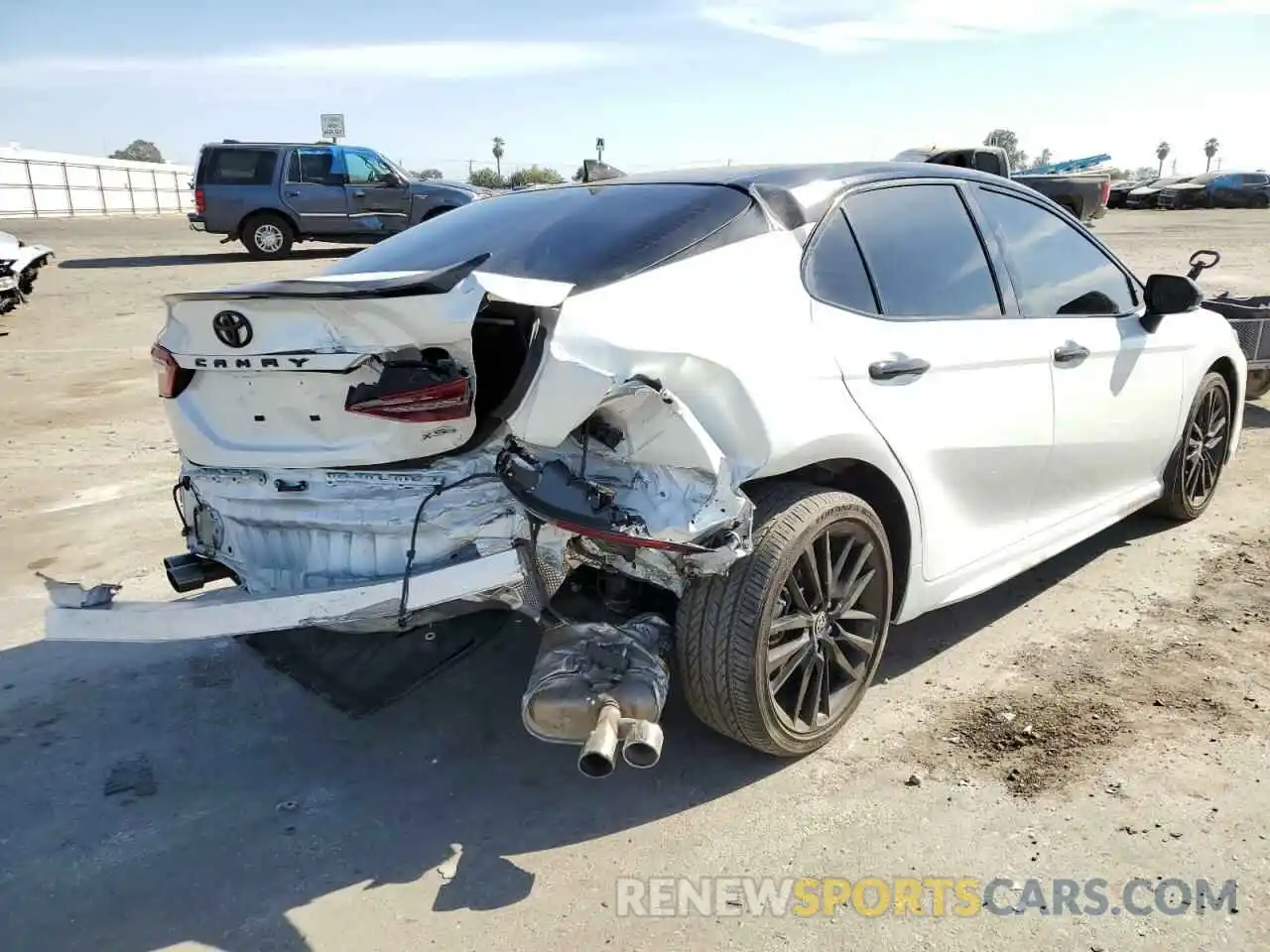 4 Photograph of a damaged car 4T1K61AK2NU024289 TOYOTA CAMRY 2022