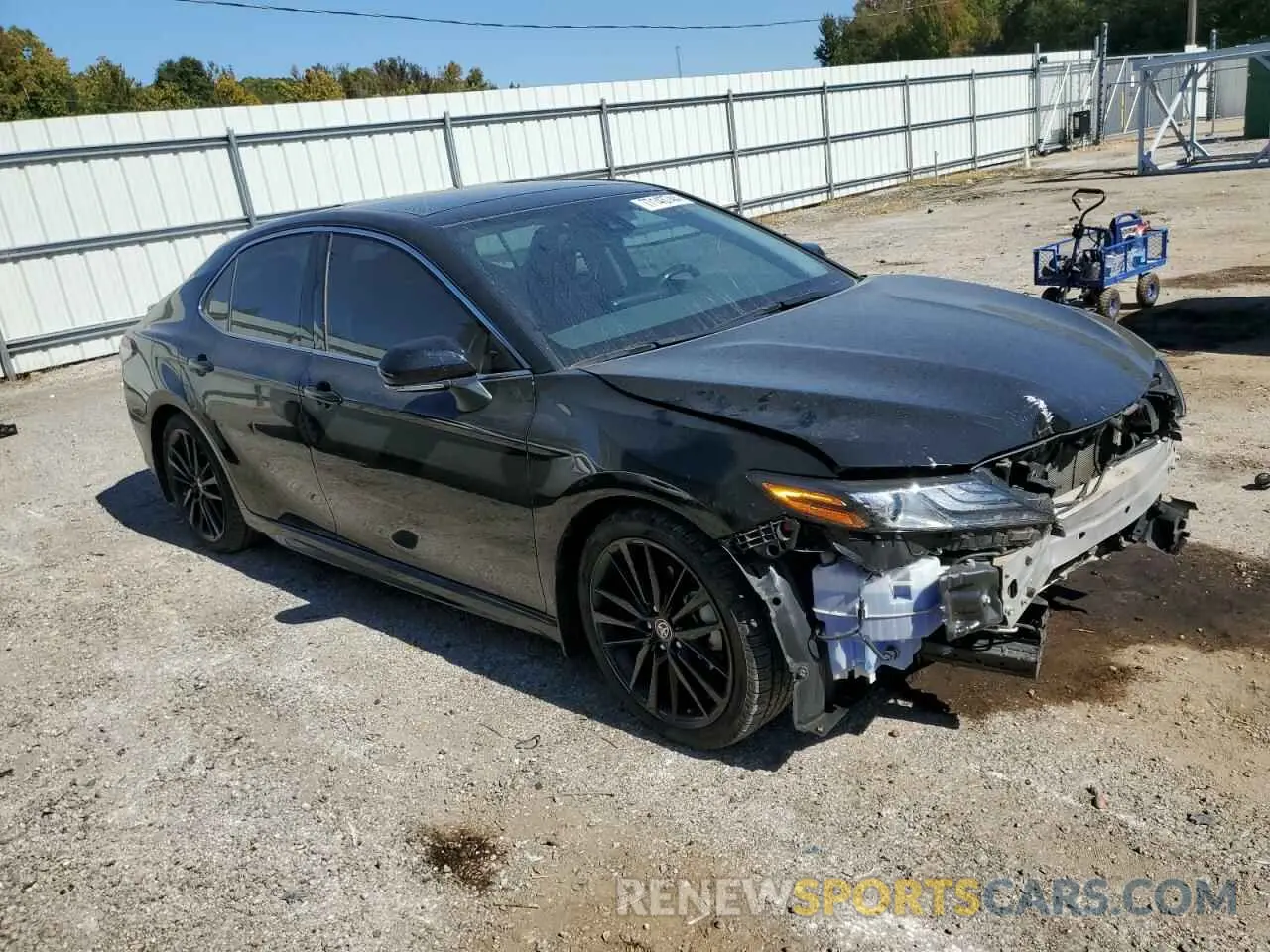 4 Photograph of a damaged car 4T1K61AK2NU025846 TOYOTA CAMRY 2022