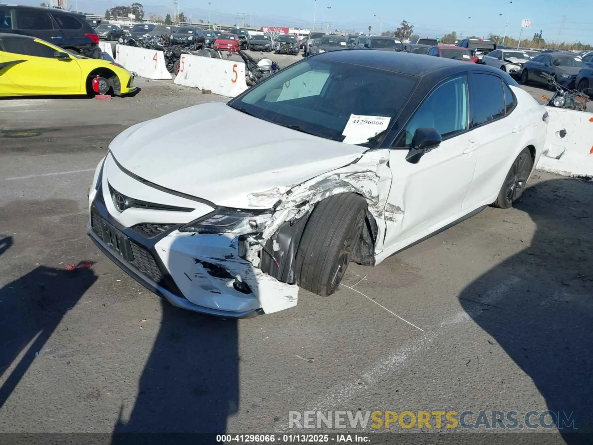 2 Photograph of a damaged car 4T1K61AK2NU034434 TOYOTA CAMRY 2022