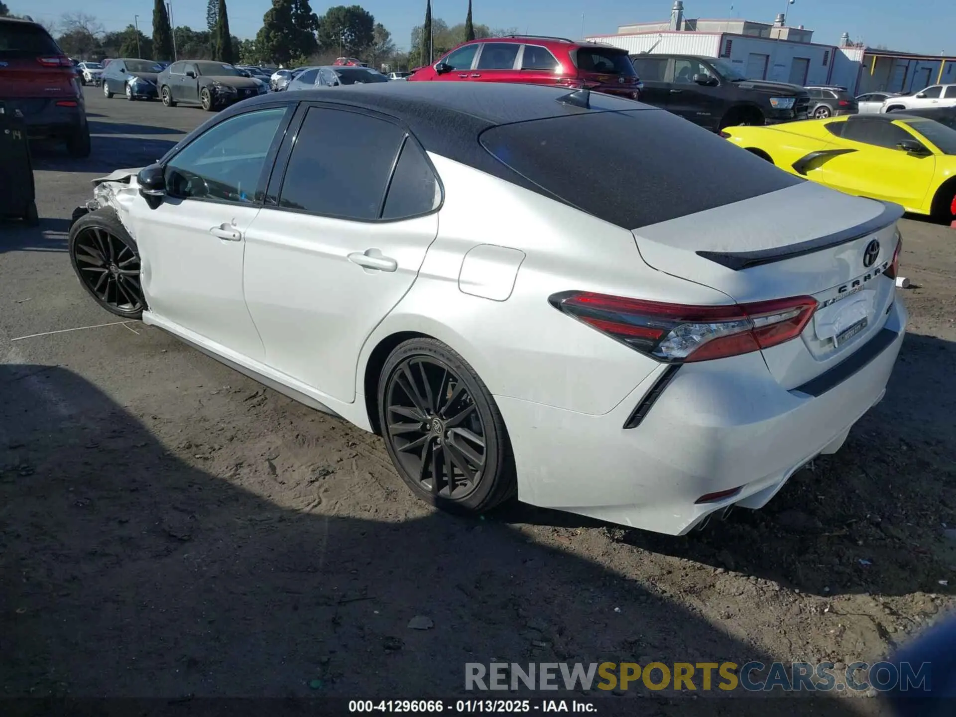 3 Photograph of a damaged car 4T1K61AK2NU034434 TOYOTA CAMRY 2022