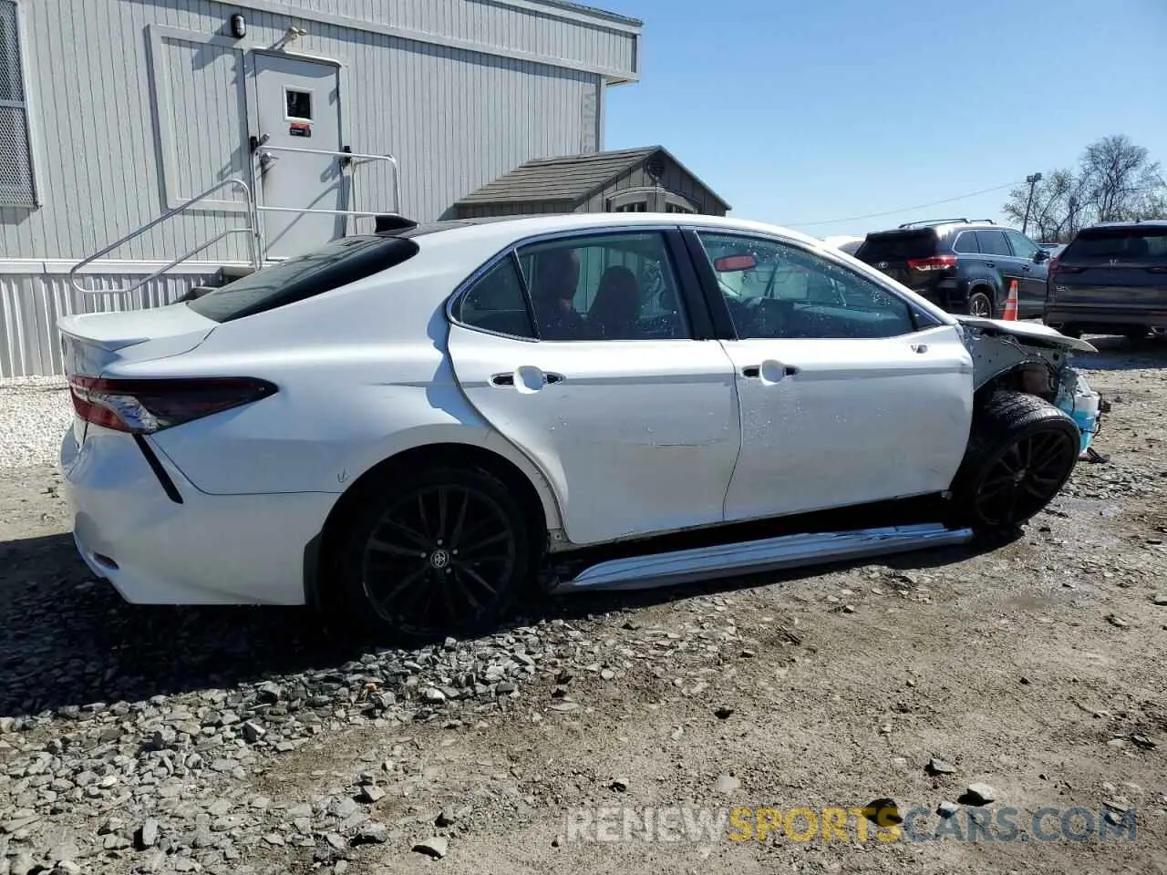 3 Photograph of a damaged car 4T1K61AK2NU069183 TOYOTA CAMRY 2022