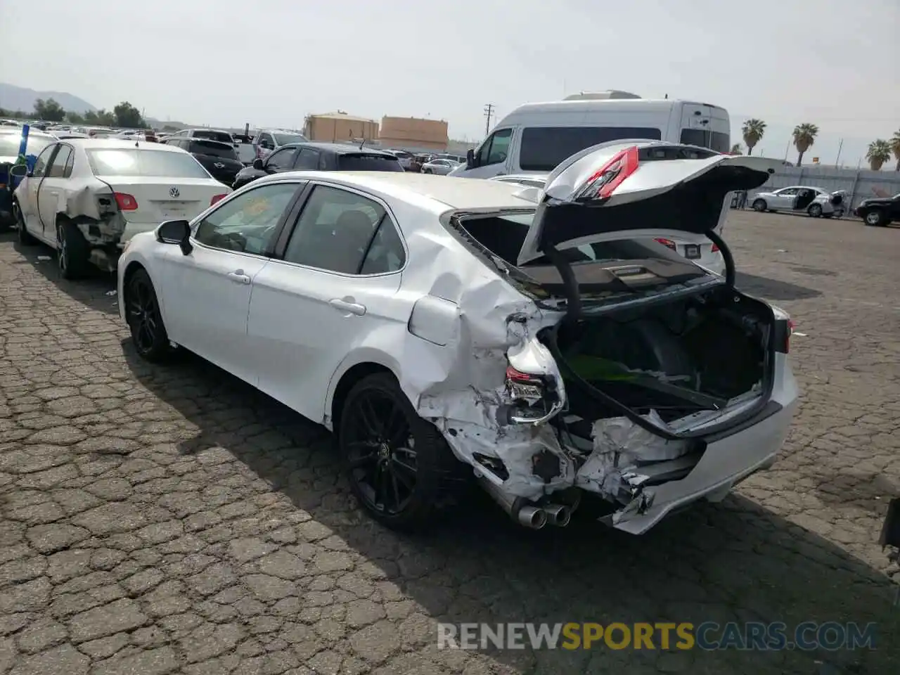 3 Photograph of a damaged car 4T1K61AK2NU617537 TOYOTA CAMRY 2022