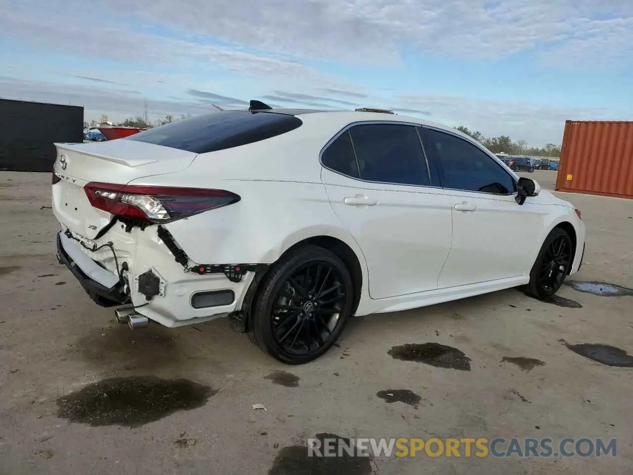 3 Photograph of a damaged car 4T1K61AK2NU708274 TOYOTA CAMRY 2022