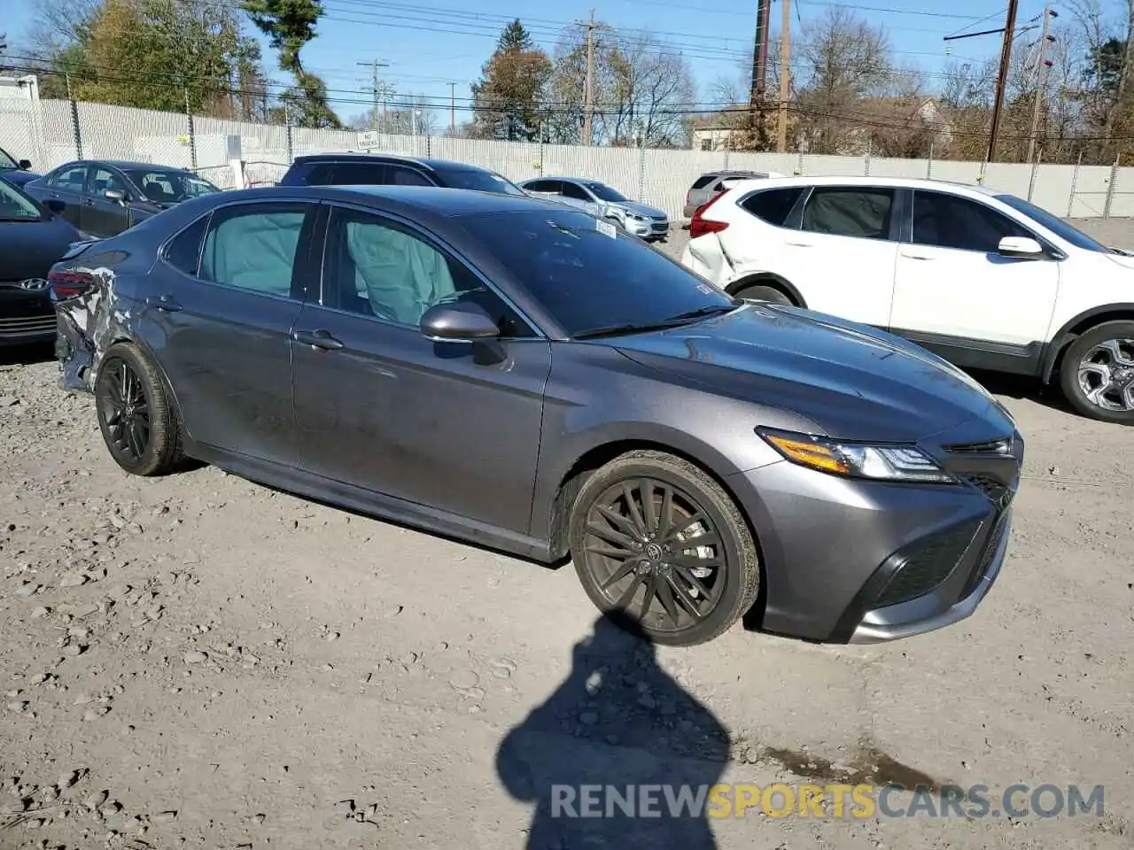 4 Photograph of a damaged car 4T1K61AK2NU708789 TOYOTA CAMRY 2022