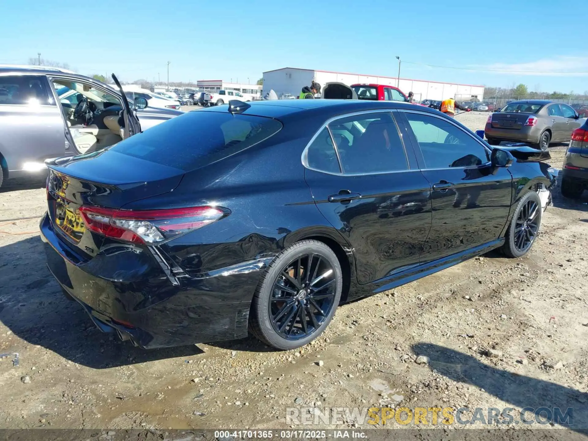 4 Photograph of a damaged car 4T1K61AK2NU717587 TOYOTA CAMRY 2022