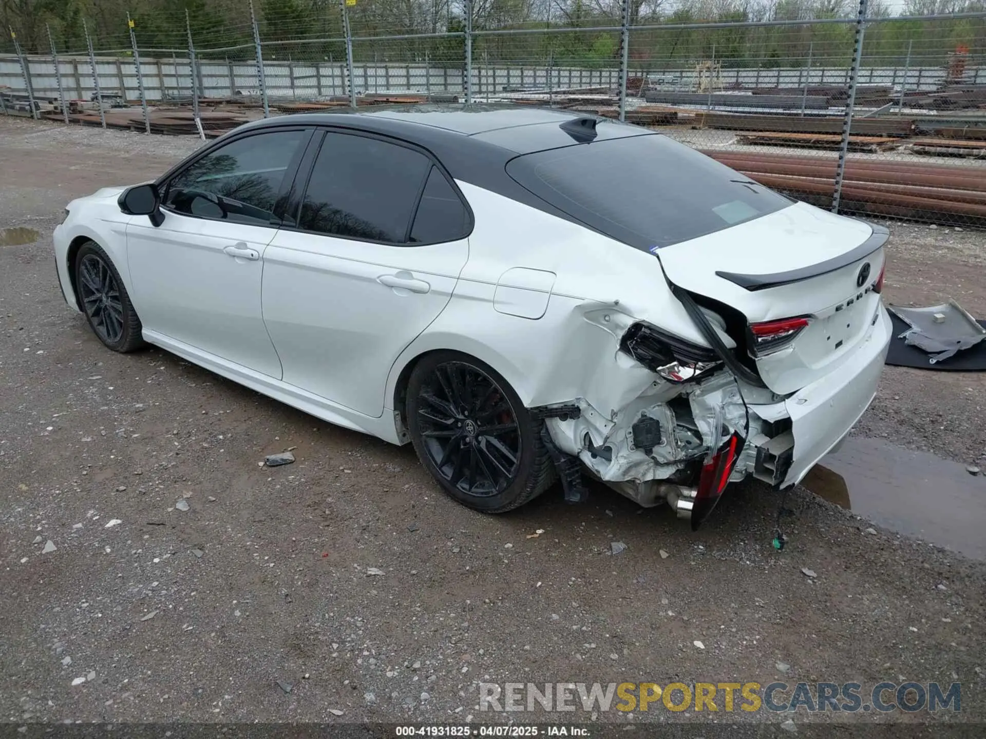 3 Photograph of a damaged car 4T1K61AK3NU015925 TOYOTA CAMRY 2022