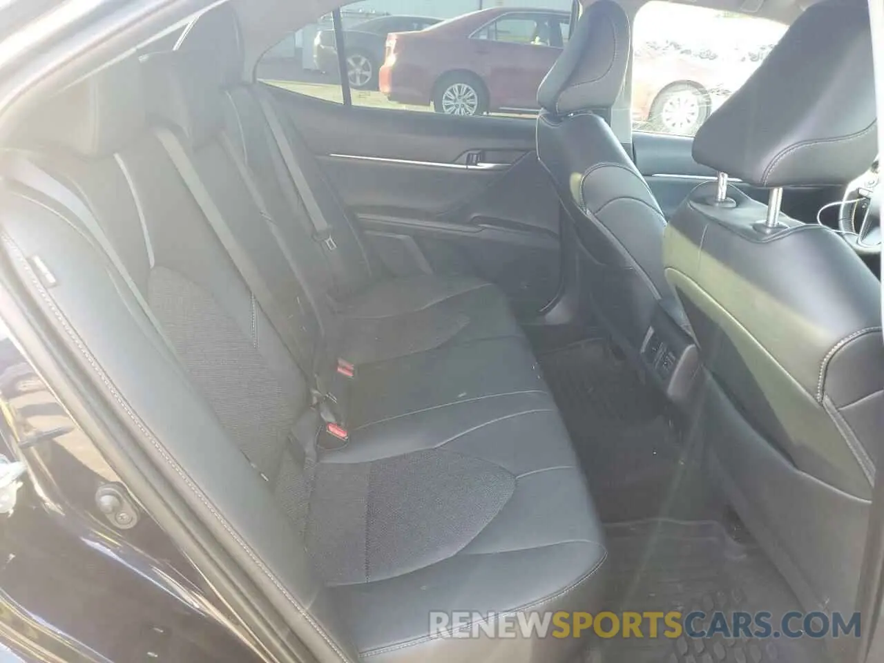 10 Photograph of a damaged car 4T1K61AK3NU016847 TOYOTA CAMRY 2022