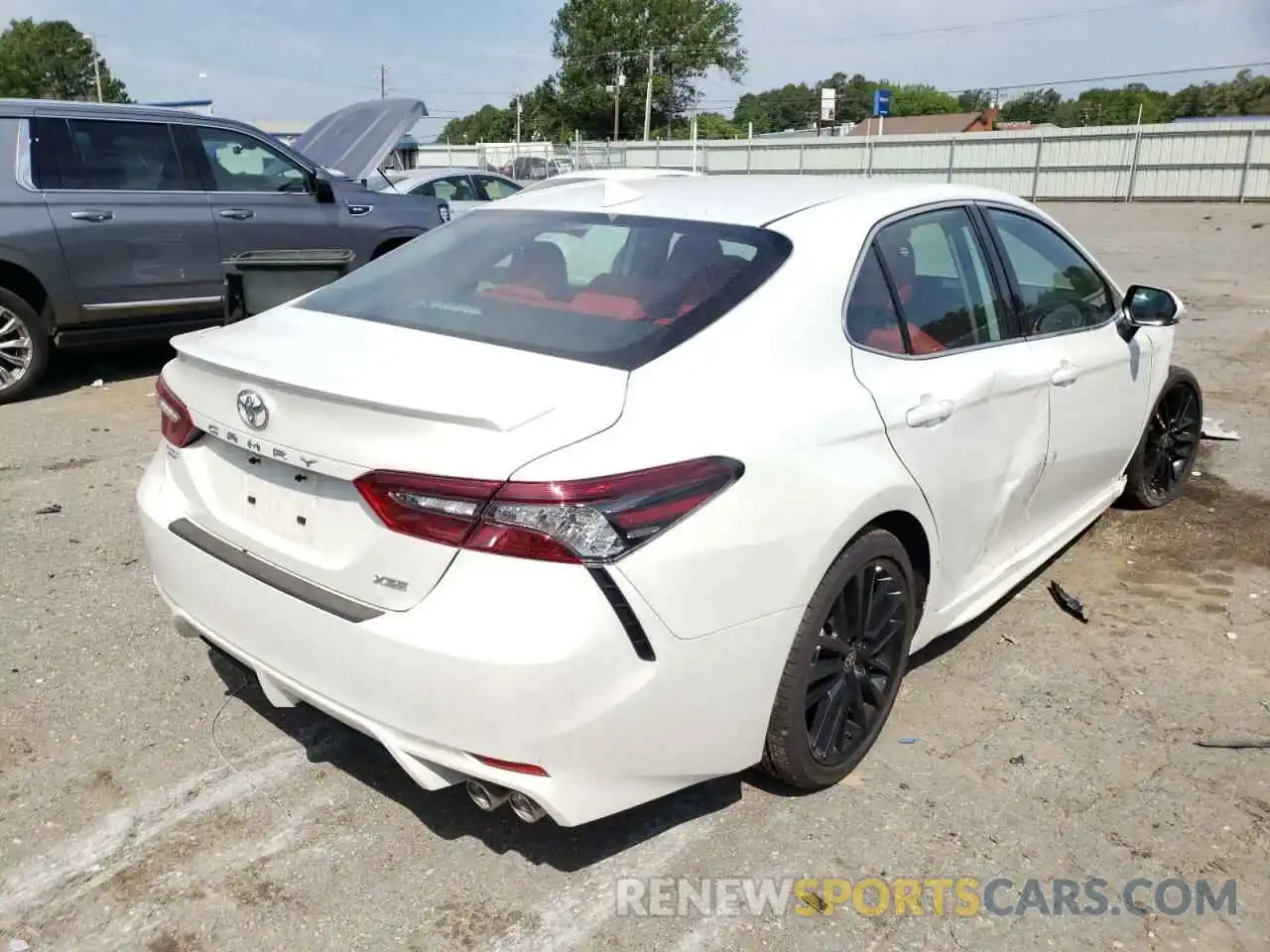 4 Photograph of a damaged car 4T1K61AK3NU021241 TOYOTA CAMRY 2022