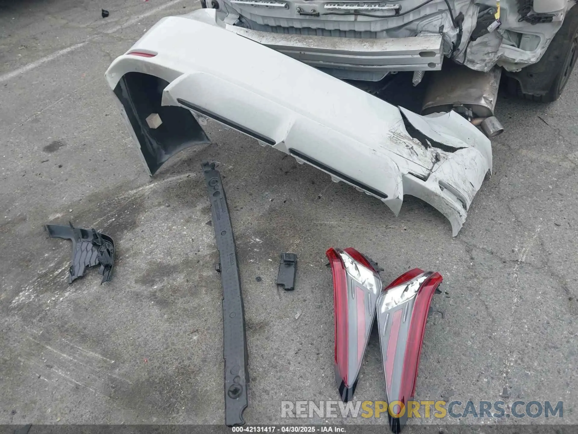 12 Photograph of a damaged car 4T1K61AK3NU023412 TOYOTA CAMRY 2022