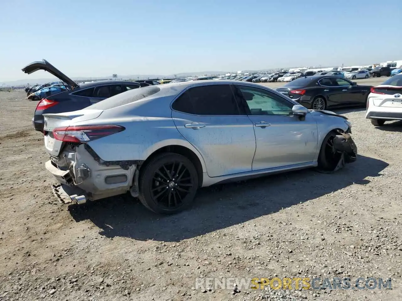 3 Photograph of a damaged car 4T1K61AK3NU025726 TOYOTA CAMRY 2022