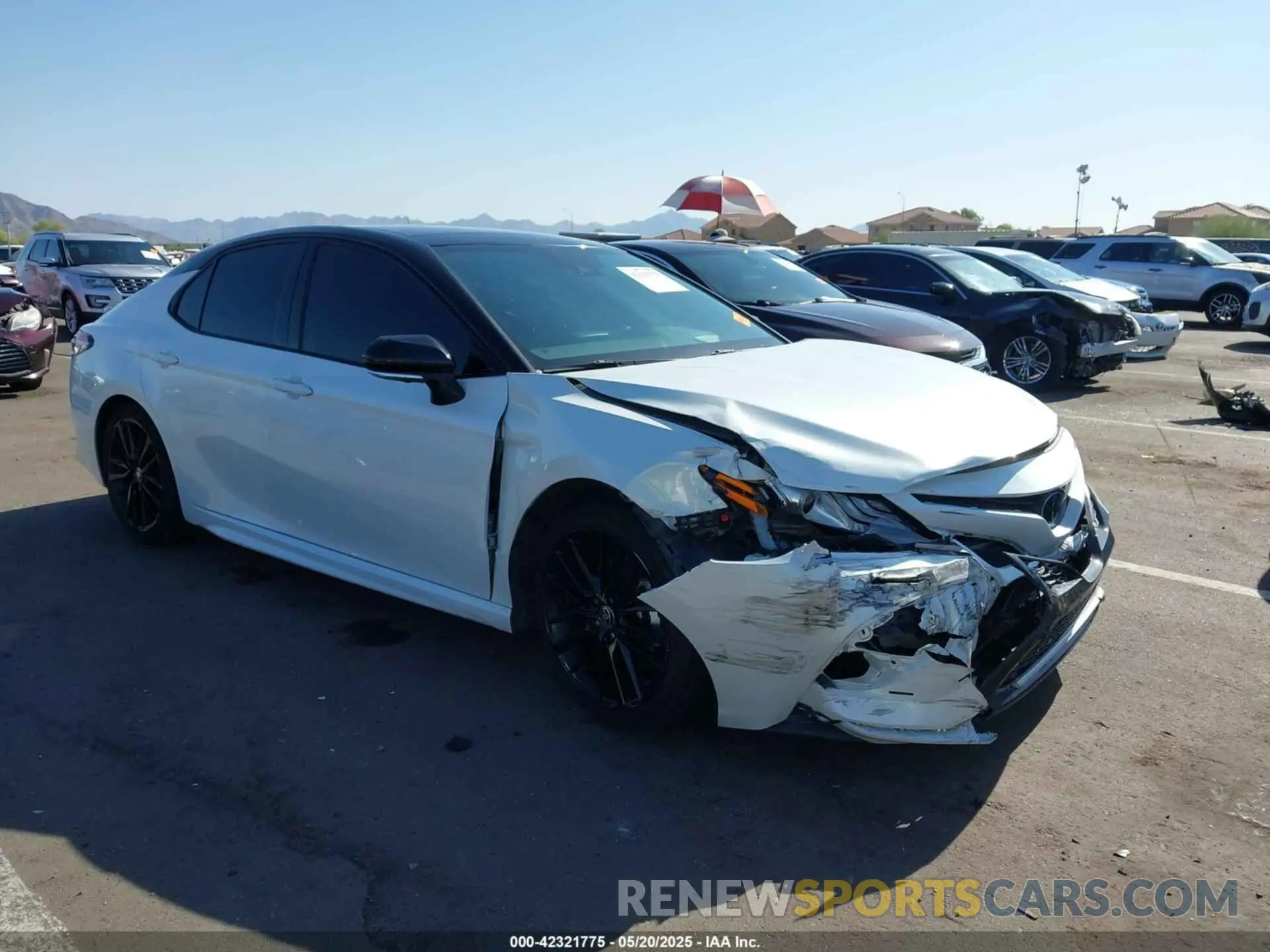 1 Photograph of a damaged car 4T1K61AK3NU061108 TOYOTA CAMRY 2022