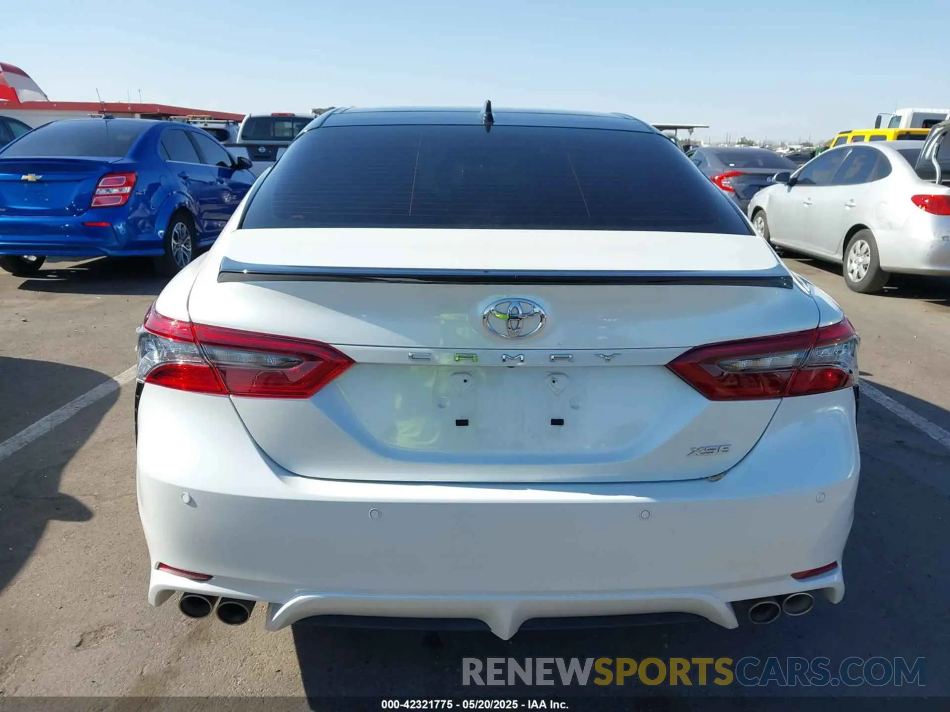 15 Photograph of a damaged car 4T1K61AK3NU061108 TOYOTA CAMRY 2022