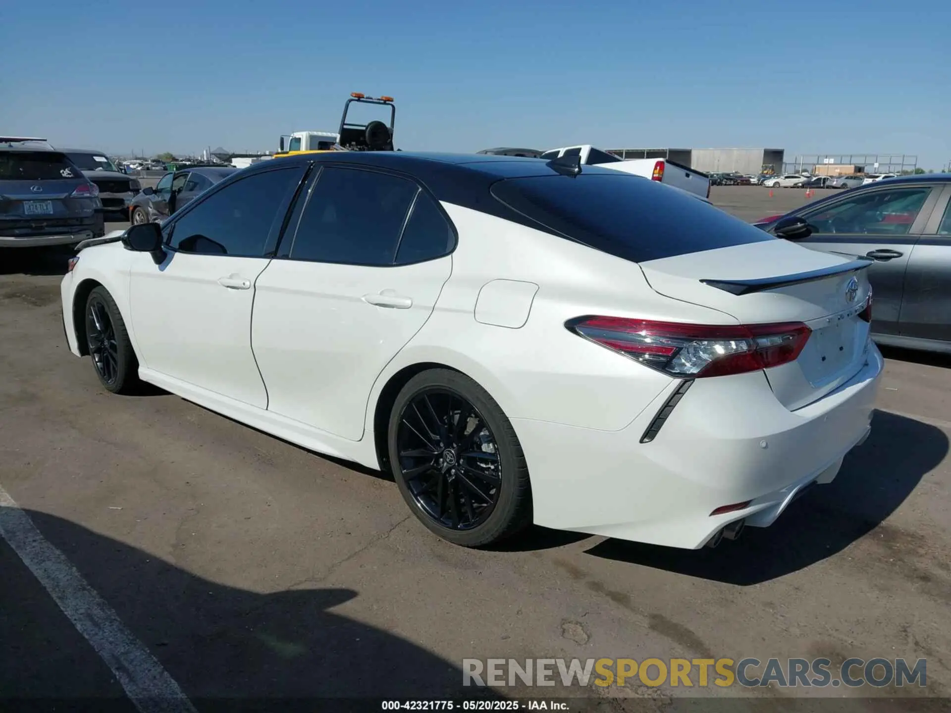 3 Photograph of a damaged car 4T1K61AK3NU061108 TOYOTA CAMRY 2022