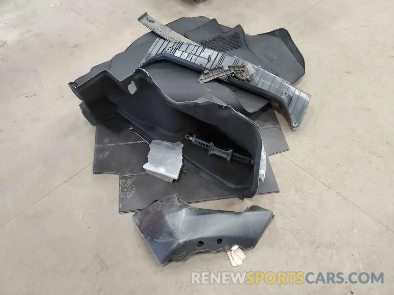 12 Photograph of a damaged car 4T1K61AK3NU069578 TOYOTA CAMRY 2022