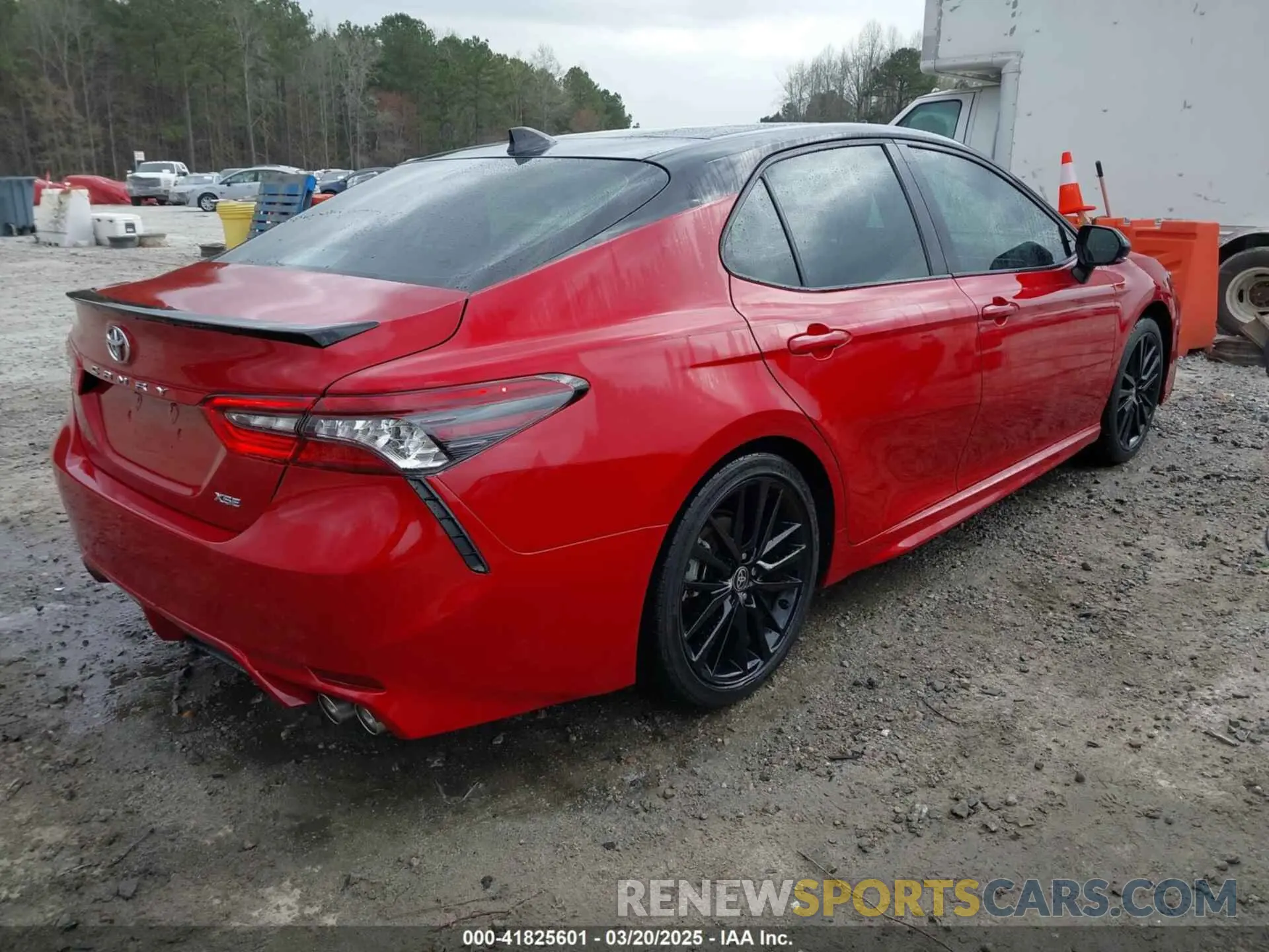 4 Photograph of a damaged car 4T1K61AK4NU010118 TOYOTA CAMRY 2022