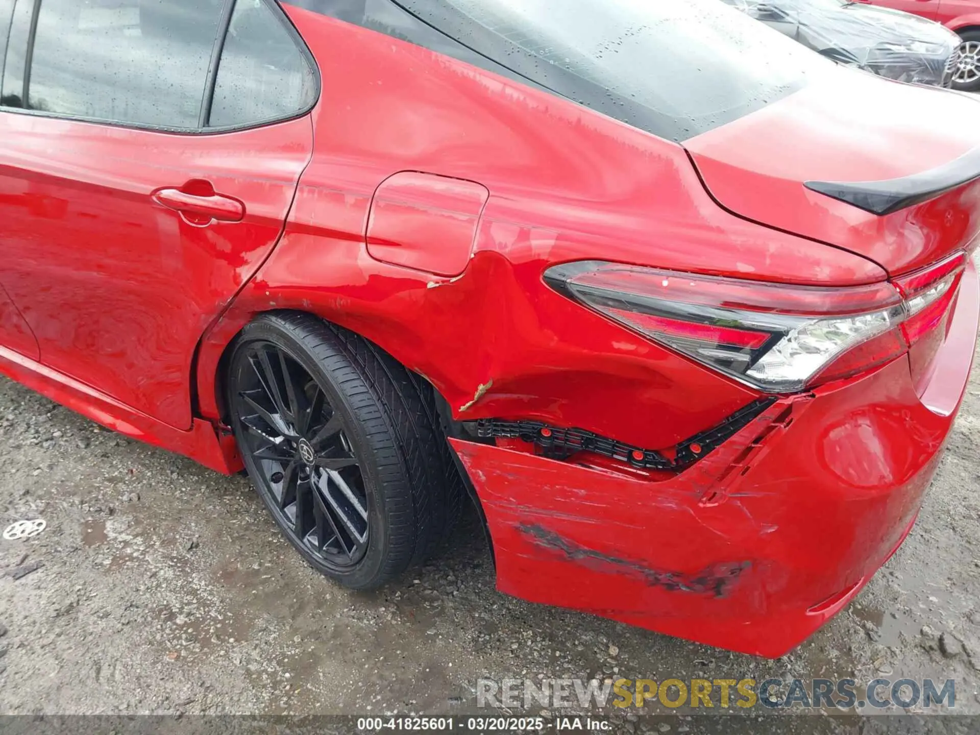 6 Photograph of a damaged car 4T1K61AK4NU010118 TOYOTA CAMRY 2022
