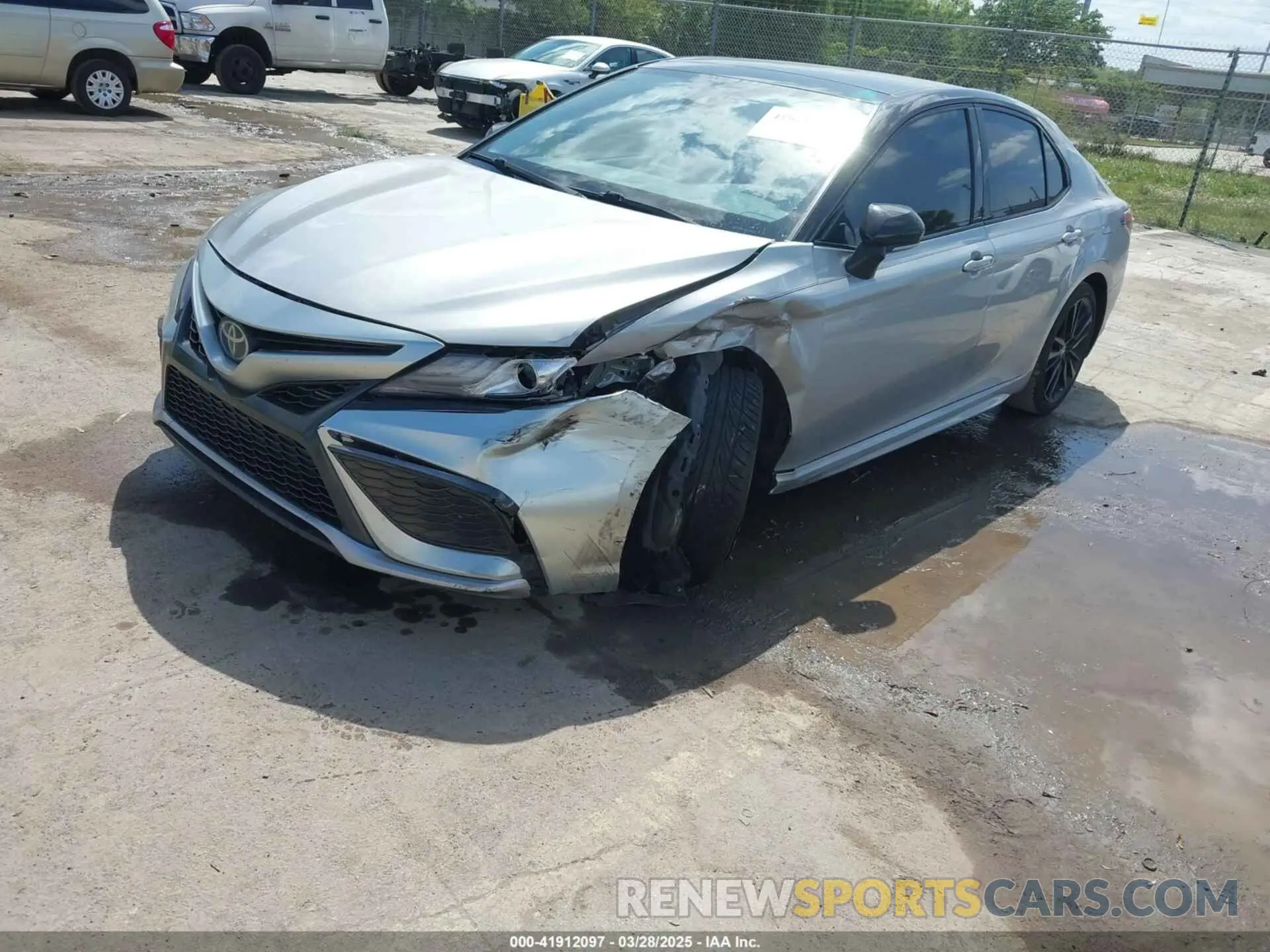 2 Photograph of a damaged car 4T1K61AK4NU011513 TOYOTA CAMRY 2022