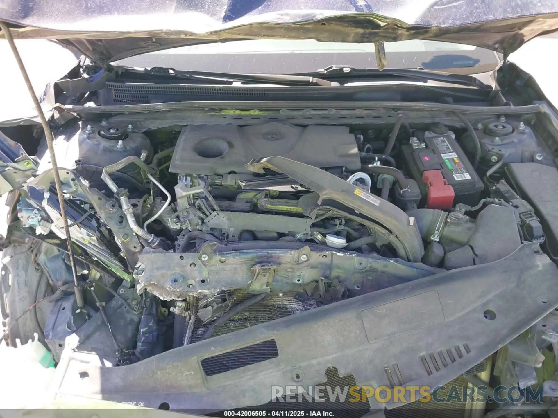 10 Photograph of a damaged car 4T1K61AK4NU718983 TOYOTA CAMRY 2022