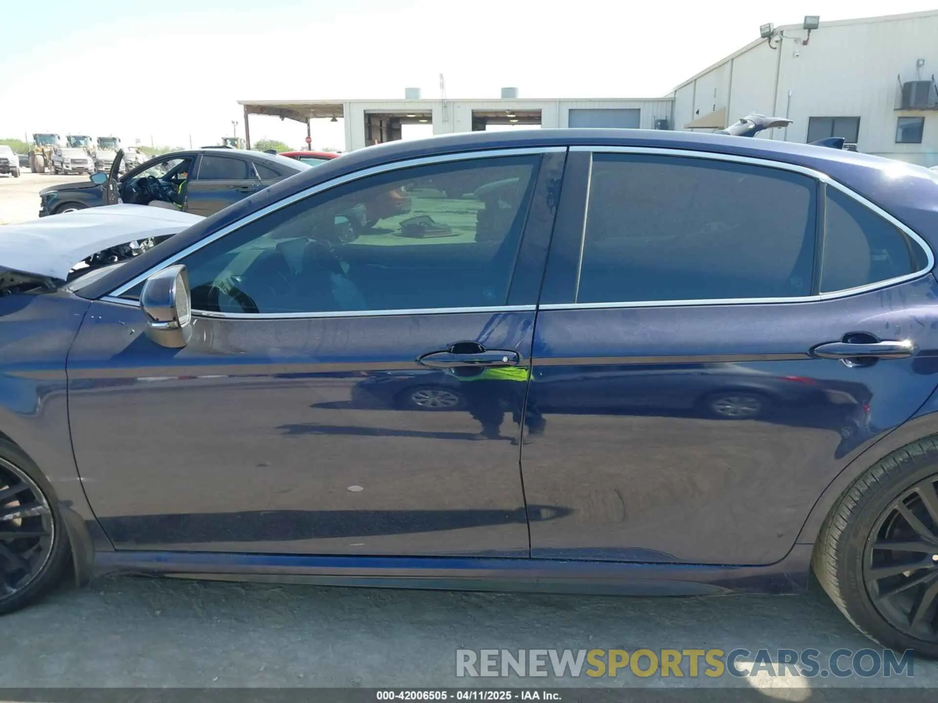 15 Photograph of a damaged car 4T1K61AK4NU718983 TOYOTA CAMRY 2022