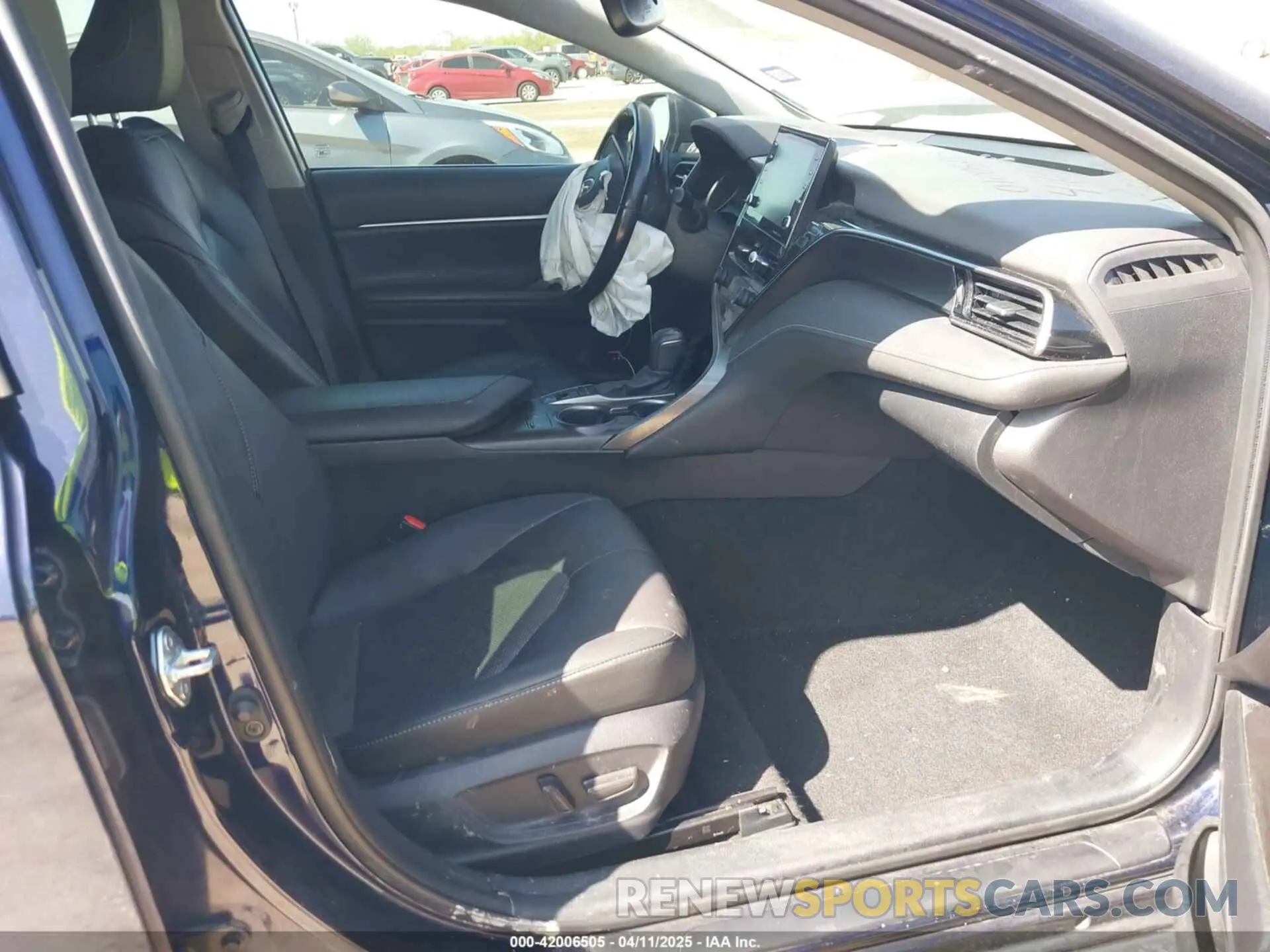 5 Photograph of a damaged car 4T1K61AK4NU718983 TOYOTA CAMRY 2022