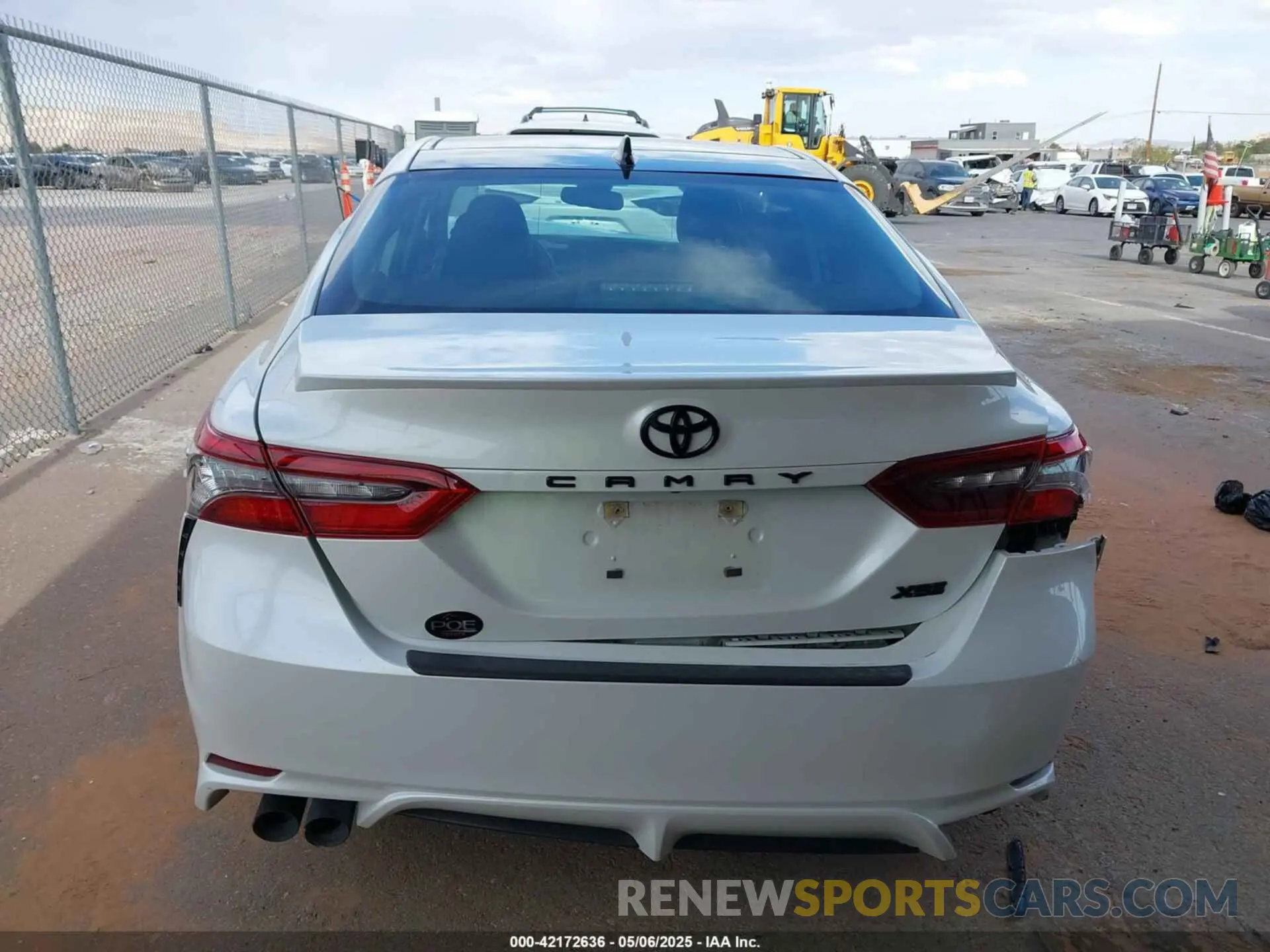 16 Photograph of a damaged car 4T1K61AK5NU010192 TOYOTA CAMRY 2022