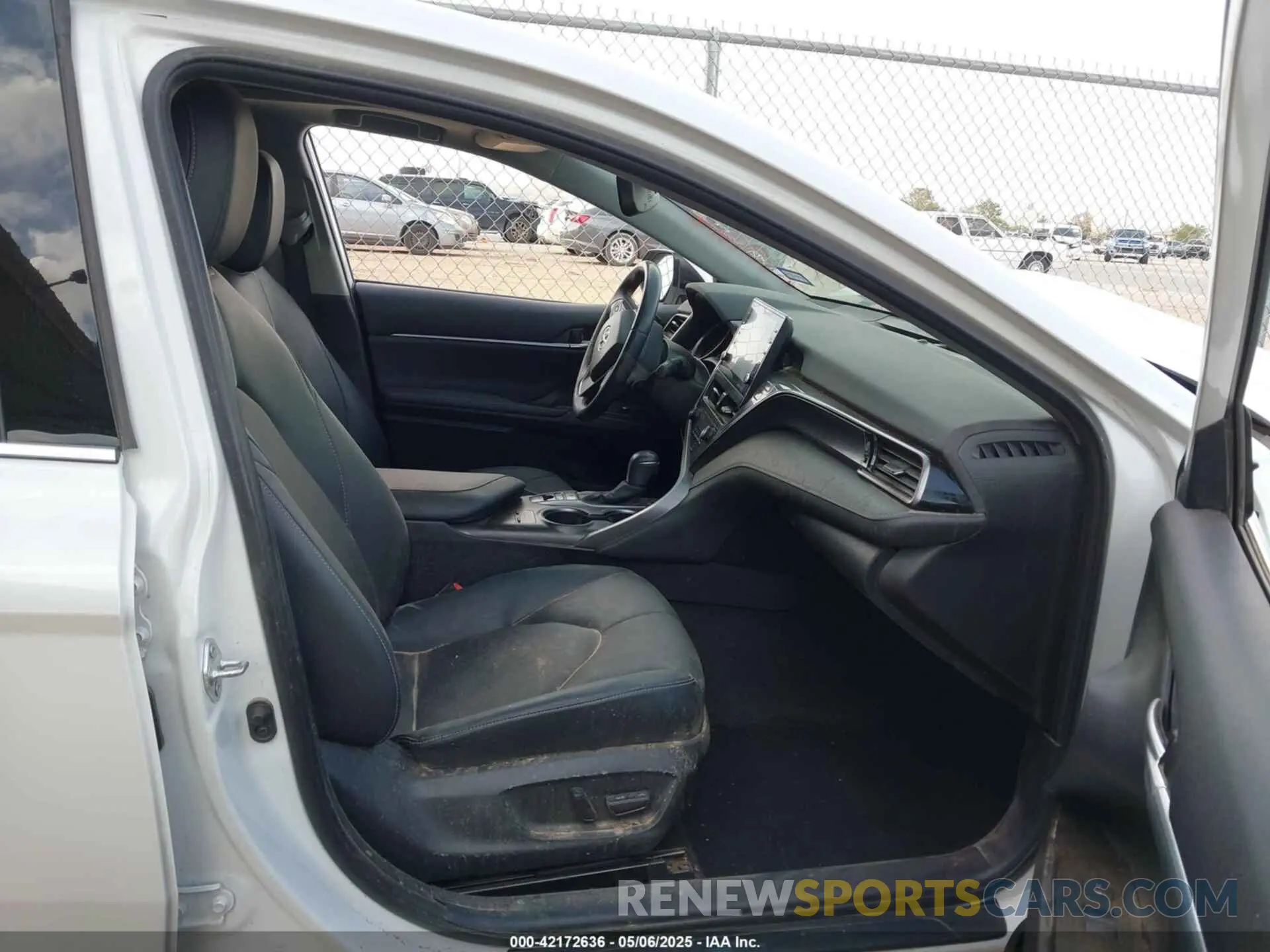5 Photograph of a damaged car 4T1K61AK5NU010192 TOYOTA CAMRY 2022