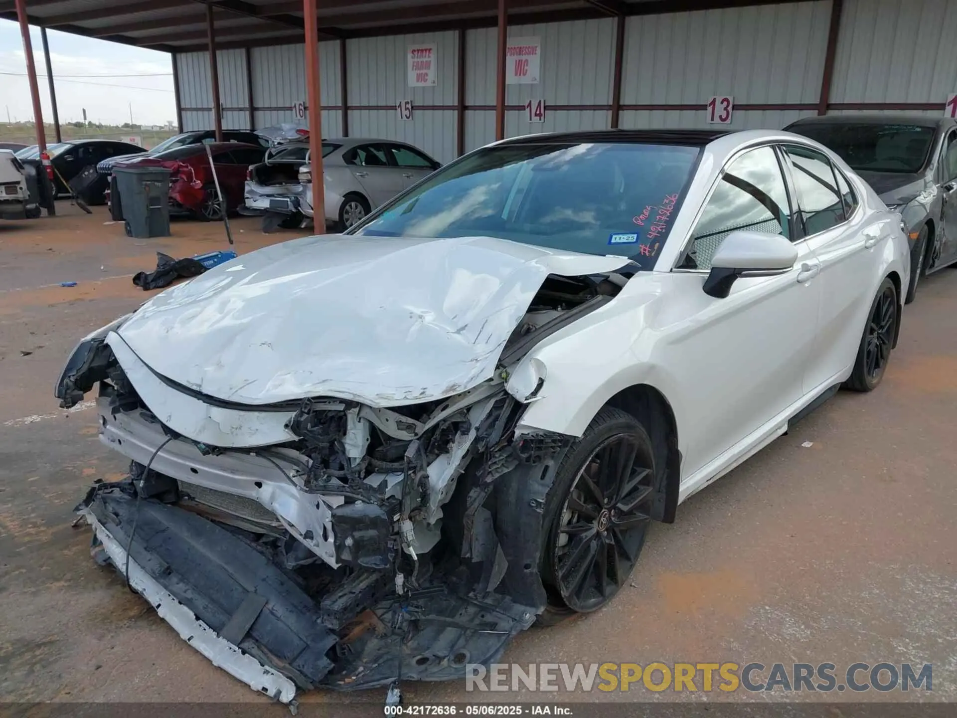 6 Photograph of a damaged car 4T1K61AK5NU010192 TOYOTA CAMRY 2022
