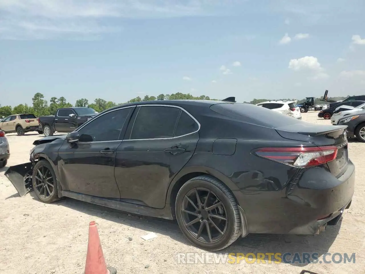 2 Photograph of a damaged car 4T1K61AK5NU014002 TOYOTA CAMRY 2022