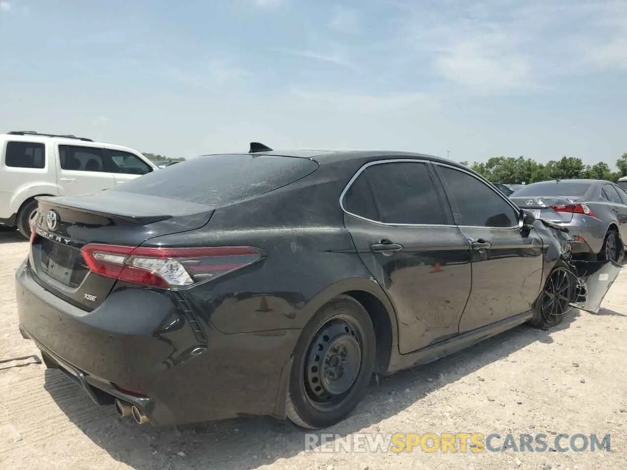 3 Photograph of a damaged car 4T1K61AK5NU014002 TOYOTA CAMRY 2022